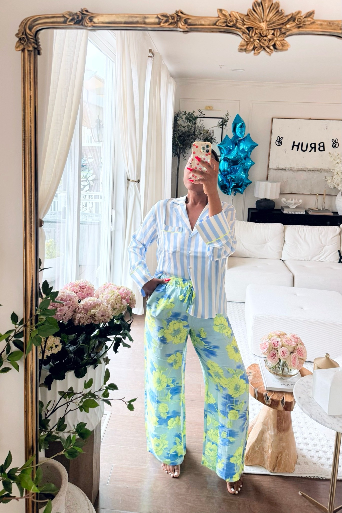 I’m obsessed with this set 🦋 it’s supposed to be pjs but I’m so wearing it out for brunch even dinner 🤭😅 love the combination of stripes and florals

#LTKSeasonal #LTKMidsize #LTKOver40