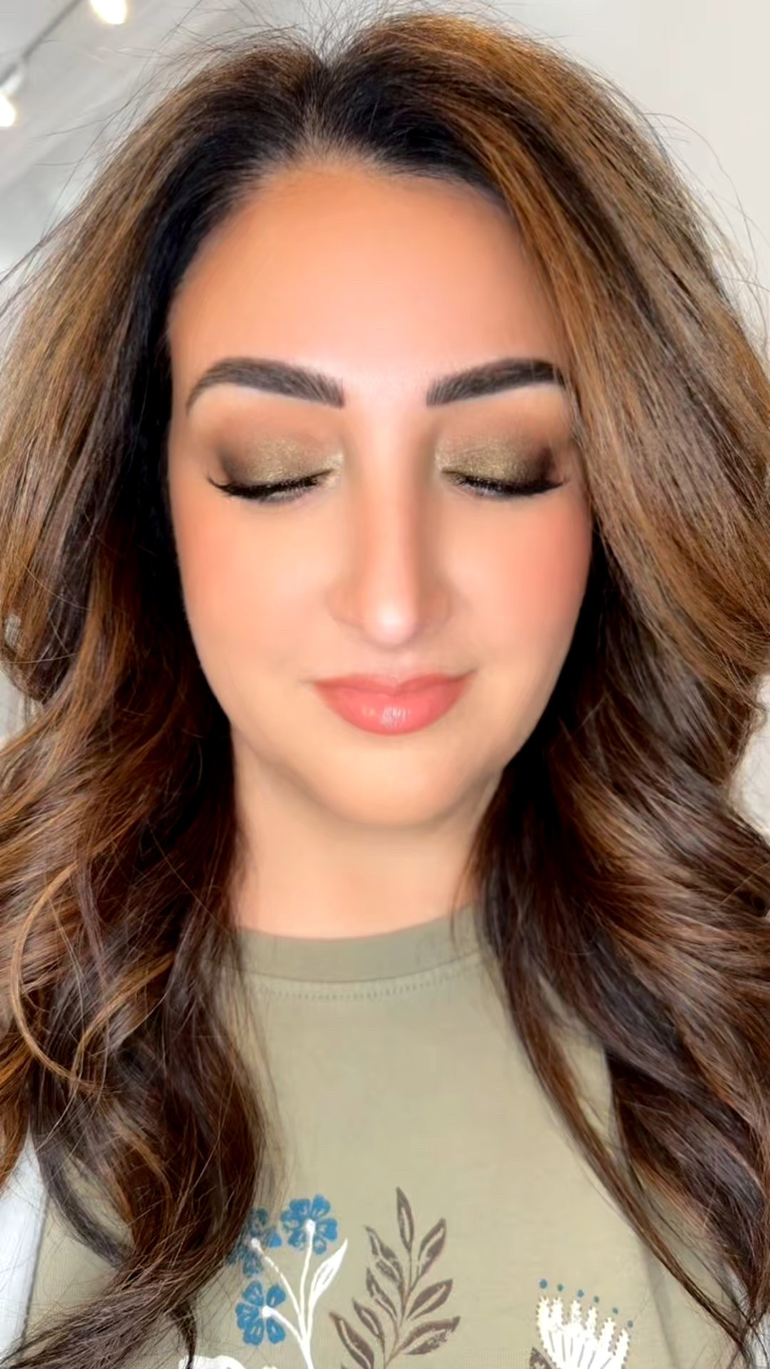 Quick 2-minute green eyeshadow tutorial 💚✨
Easy blend, beginner friendly, and flattering for women over 40.
Perfect everyday glam for busy moms who still want a soft polished look.

Linked all products I used — tap to shop your shade 💄
#LTKBeauty #LTKOver40 #QuickMakeup #GreenEyeshadow #HolidayGlam
 #MakeupTutorial


#LTKOver40 #LTKBeauty #LTKgrwm