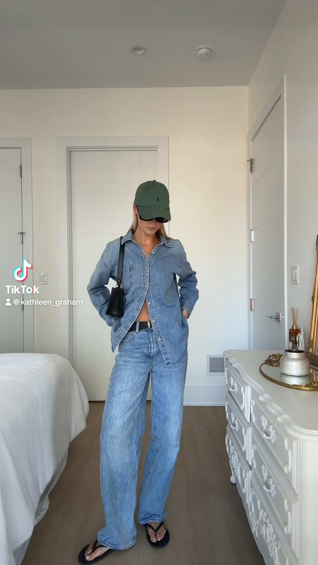 Coffee fit! Denim forum on sale at Aritzia!

#LTKBeauty #LTKSaleAlert #LTKStyleTip