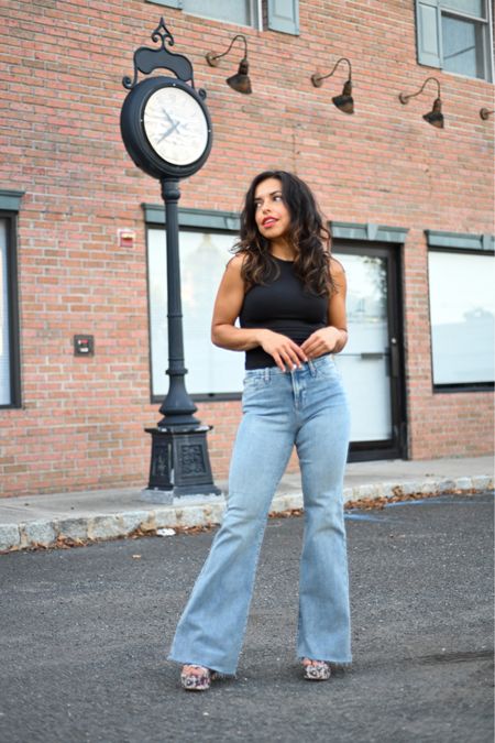 Express flexx jeans are the most comfortable pair that I own! They are stretchy and fit multiple sizes. I’m wearing small which fits sizes 0,2 and 4! Jeans are in the short length for petites! 5ft tall 

 #expresspartner 

#LTKunder100 #LTKFind #LTKBacktoSchool