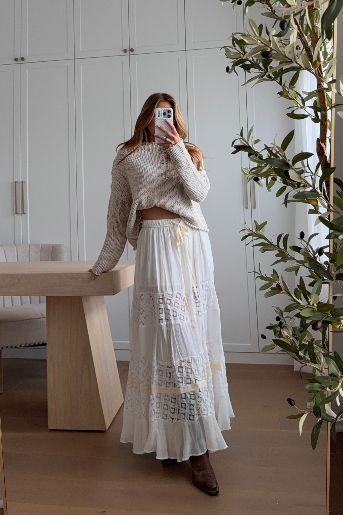 this maxi skirt is gorgggg. wearing a xs in it & a small in the sweater  