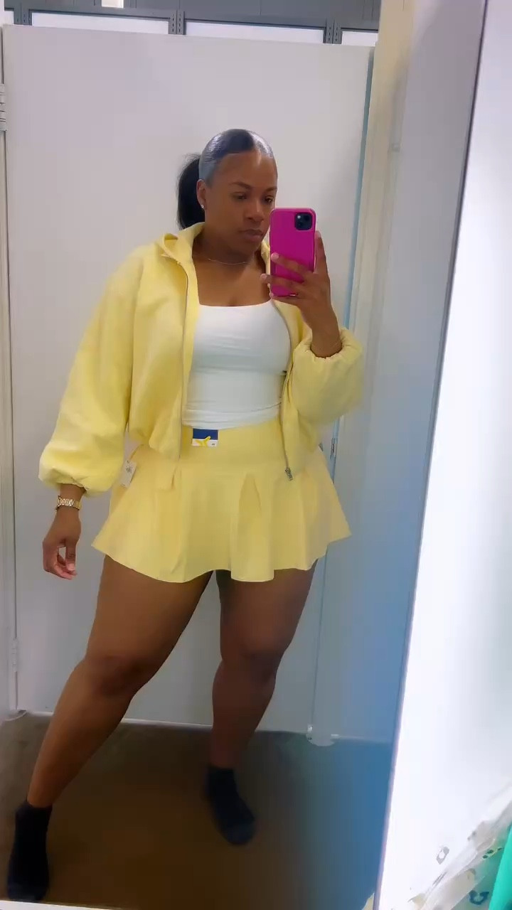 And again Old Navy for the win✨ this skirt in yellow is serving soft and flirty also available in 3 other colors.. 
yellow jacket: medium (runs big)
Skirts: X-Large 
White jacket: Large

#LTKTall #LTKMidsize #LTKPlusSize