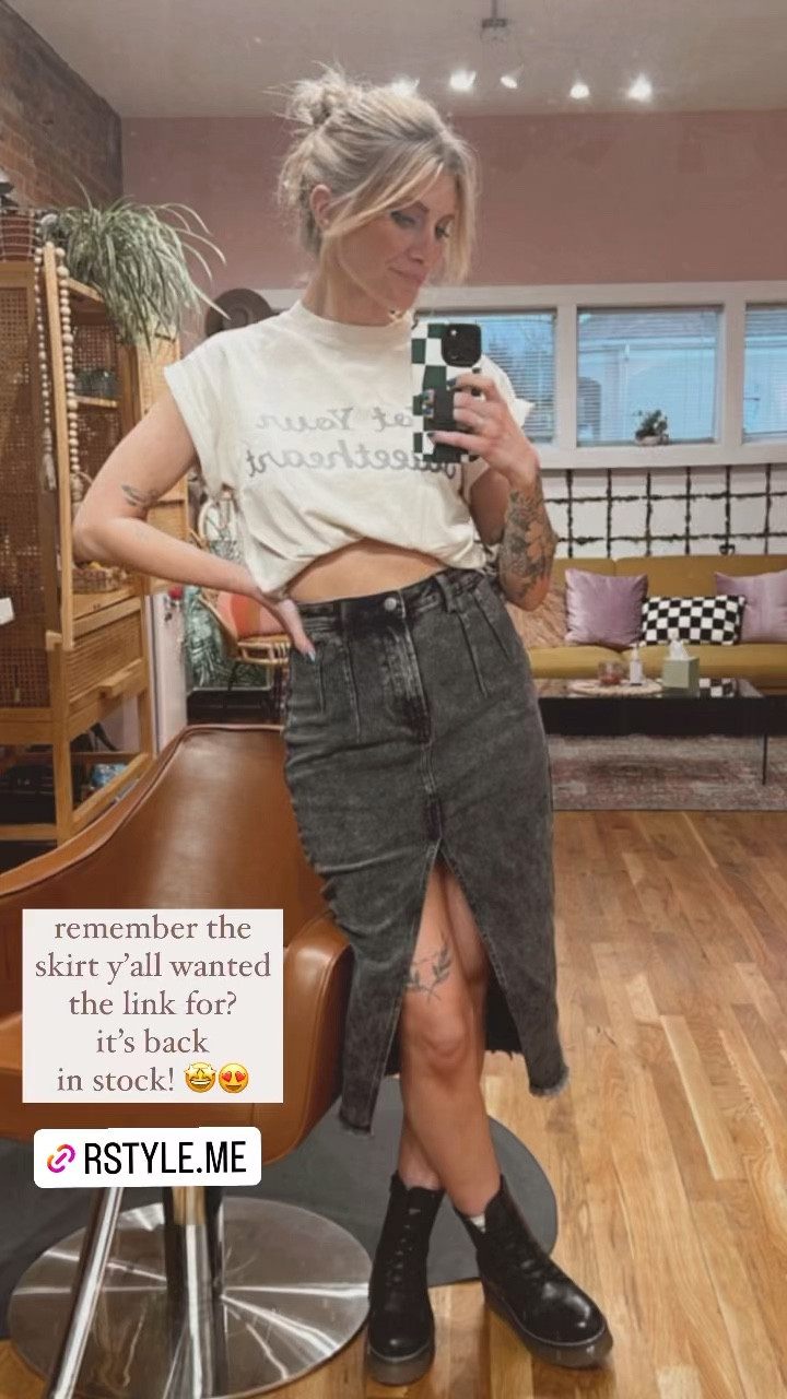 Hot Mom Skirt 🖤

#LTKunder50 #LTKcurves #LTKworkwear