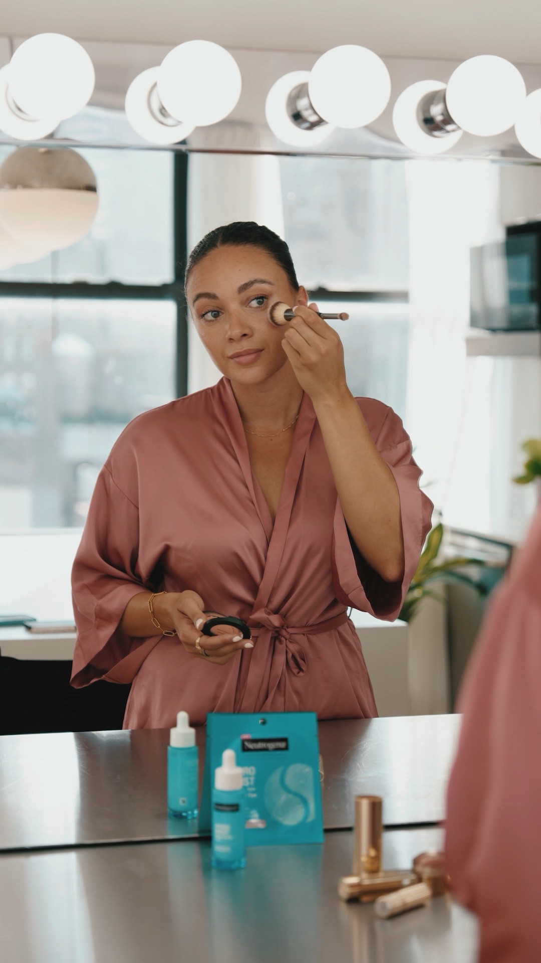 #ad my glowing skin essentials! 

#neutrogenapartner #targetpartner #hydroboost @neutrogena @Target