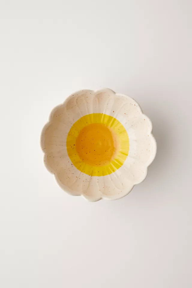 Flower Pinch Bowl | Urban Outfitters (US and RoW)