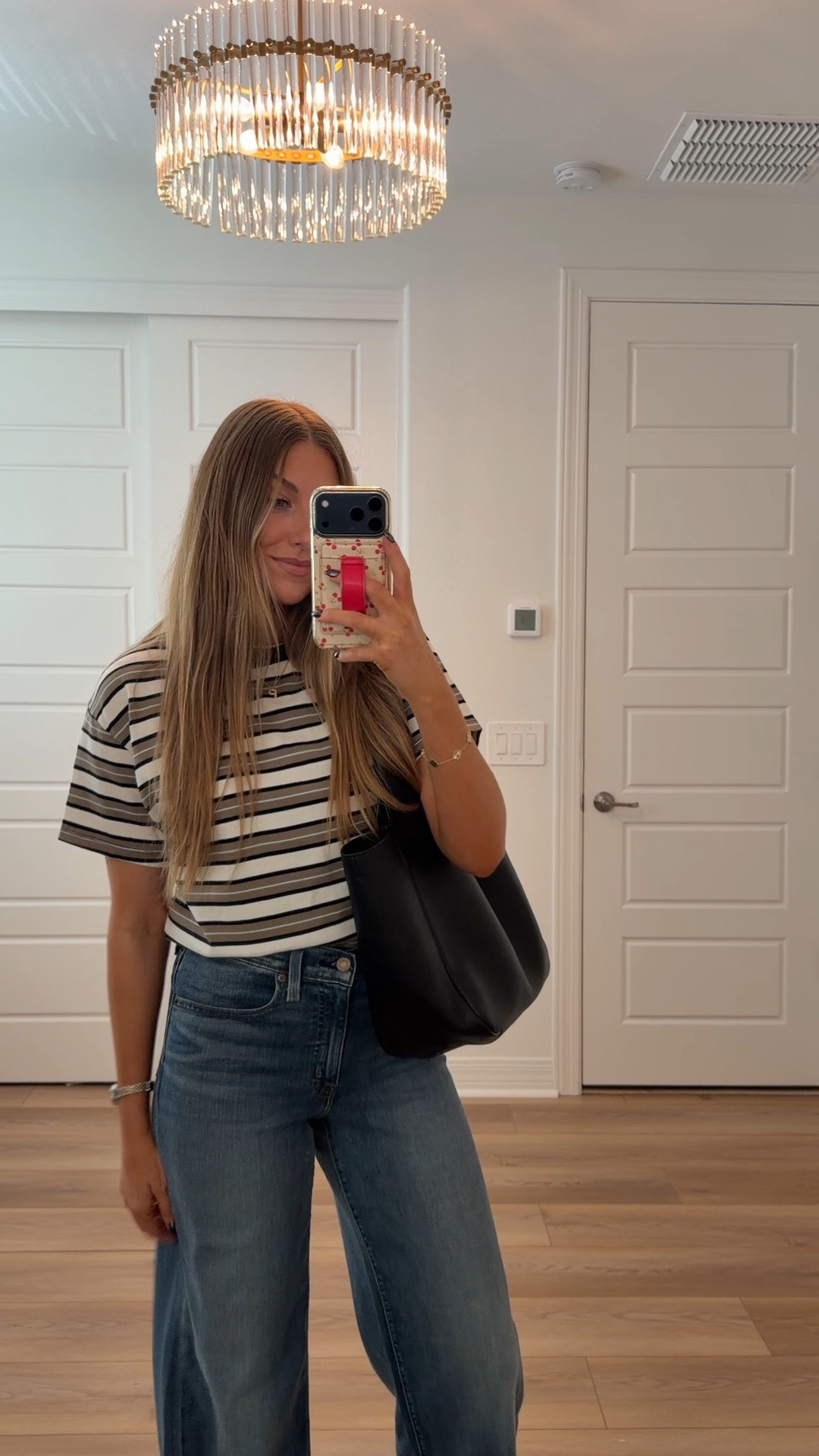 Looove these new @levi jeans! The wash is “Finder Keeper Clean Hem” and I’m in a 27x32

#LTKootd