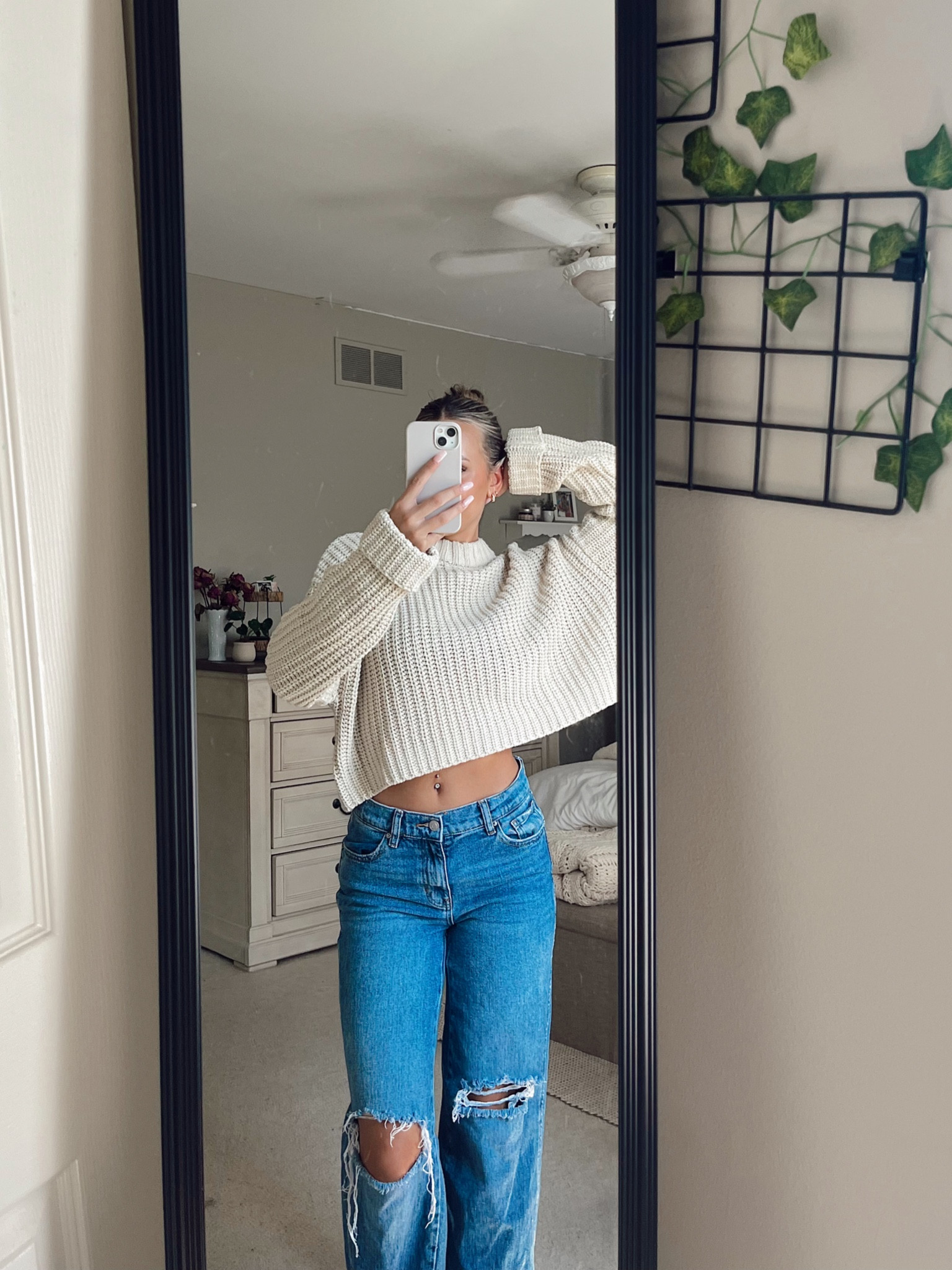 Forever21 drop-sleeve crew sweater
Pacsun low rise jeans

#LTKFind