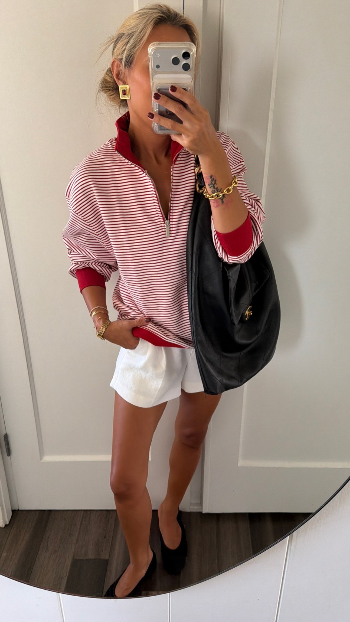 Xs sweater, XS mini shorts. ❤️✨

#LTKootd #LTKPetite #LTKSeasonal