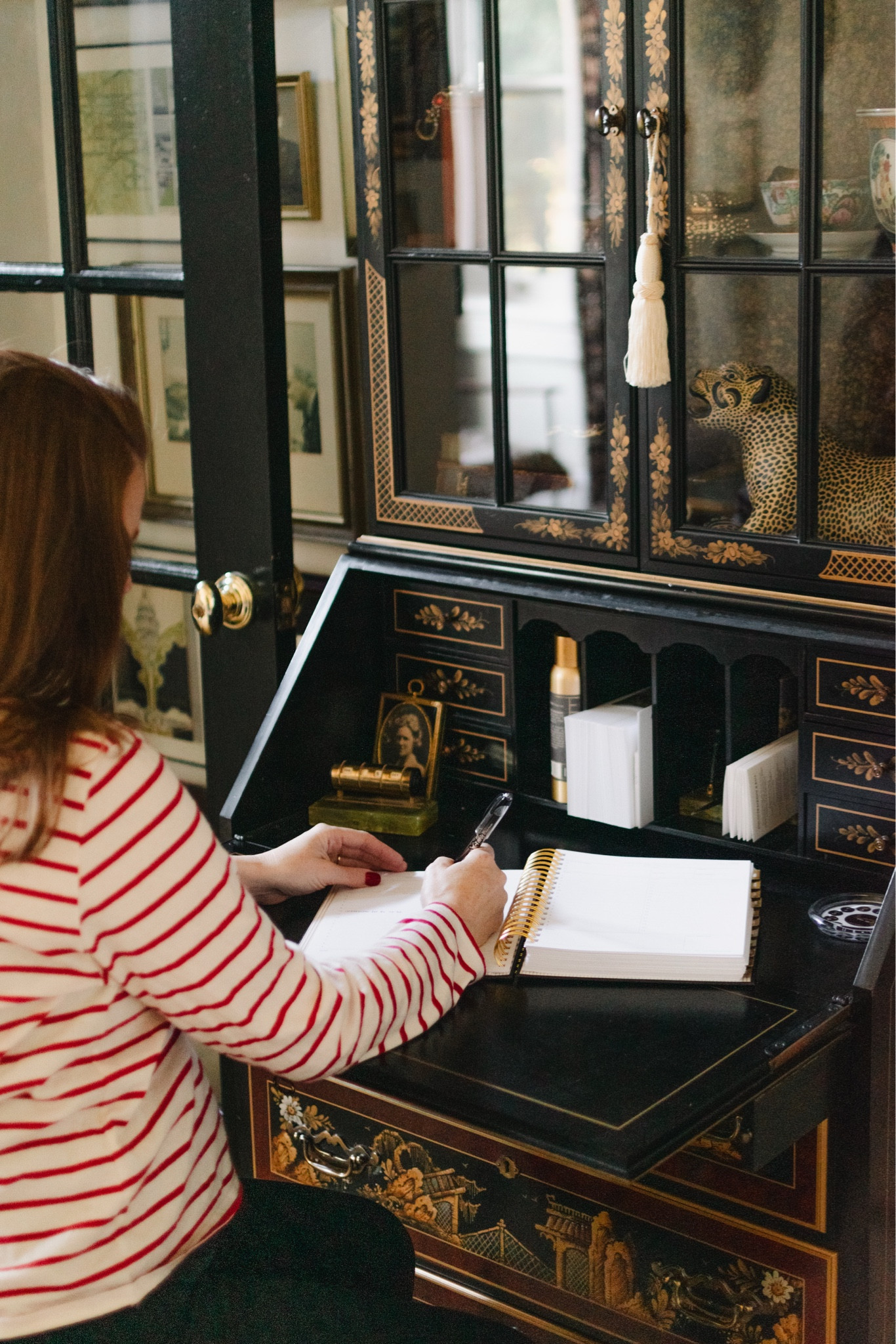 Getting a jump start on thinking through goals for 2026 and what that year is going to look like, so it was the perfect time to pick up next year’s @thedaydesigner planner. #sponsored 

I’ve opted for the pebble black planner the last two years, which does, in fact, sell out because it’s so sophisticated. I use every bit of this planner, from the monthly view to the daily view (an entire page!) with its schedule that goes from 5 AM to 9 PM, top three priority section, to-do list, notes, and more. Every inch of that page gets used as I’m organizing my day.


Code heatherbien15 will save you 15% on all @thedaydesigner planners this fall (get yours ahead of the new year!). 


#daydesigner #ltk #daydesignerplanner #daydesignerpartner #planner 