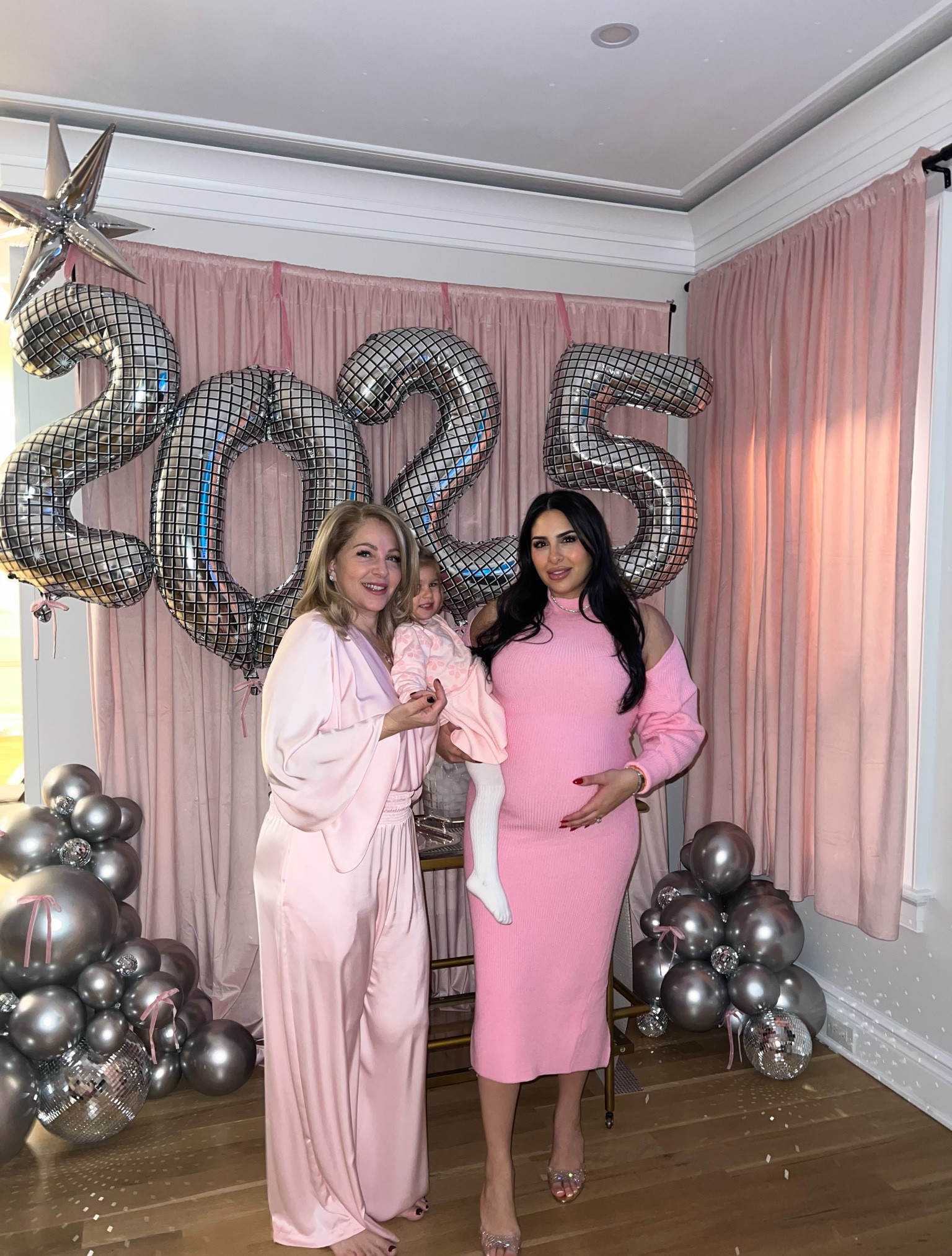 Pink sweater dress, pink midi dress 

#LTKBump #LTKSeasonal