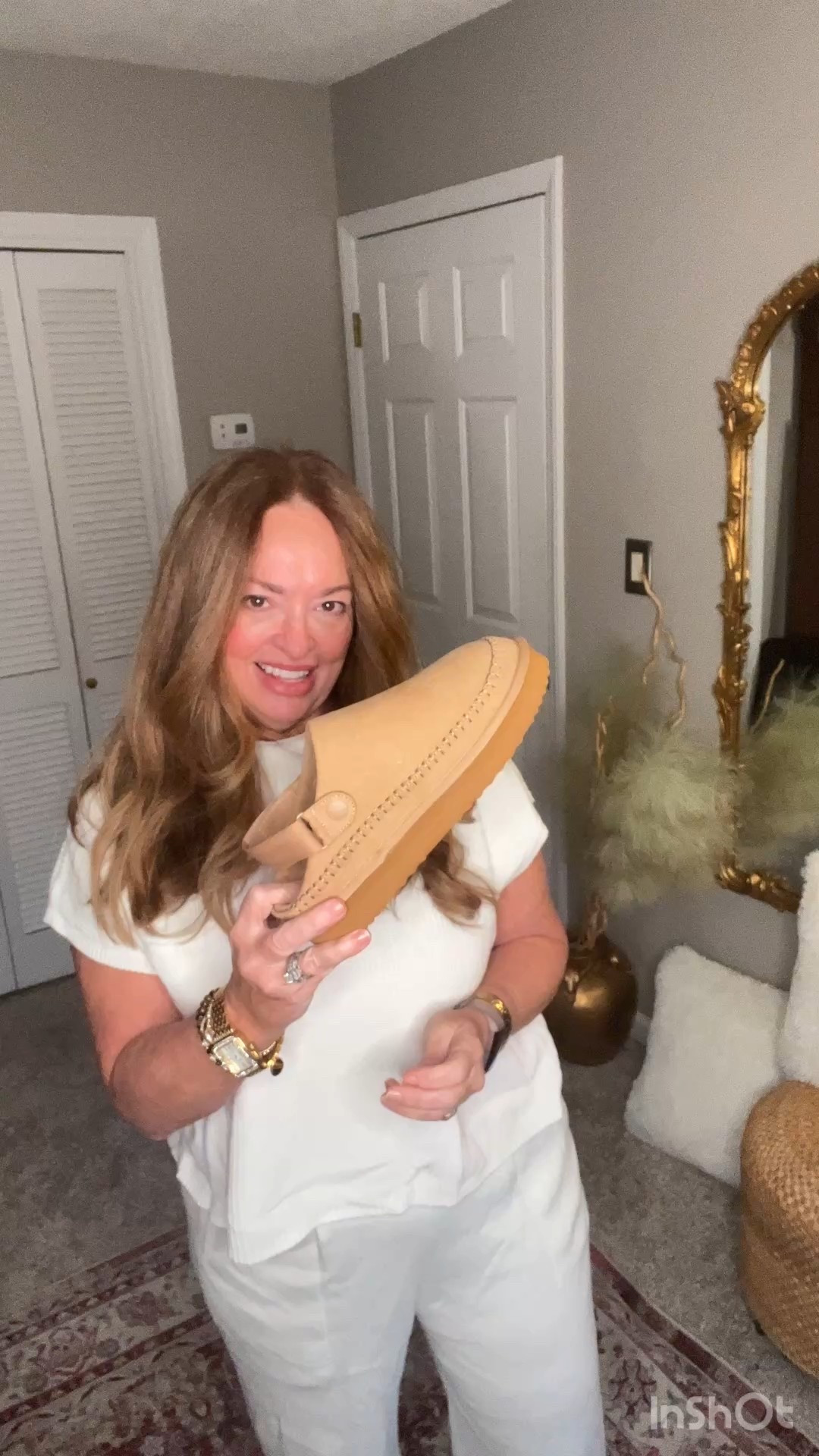 Such cute adorable small platform house clogs with an adjustable strap. Available in 3 shades. 

#LTKTravel #LTKmorningroutine #LTKMidsize