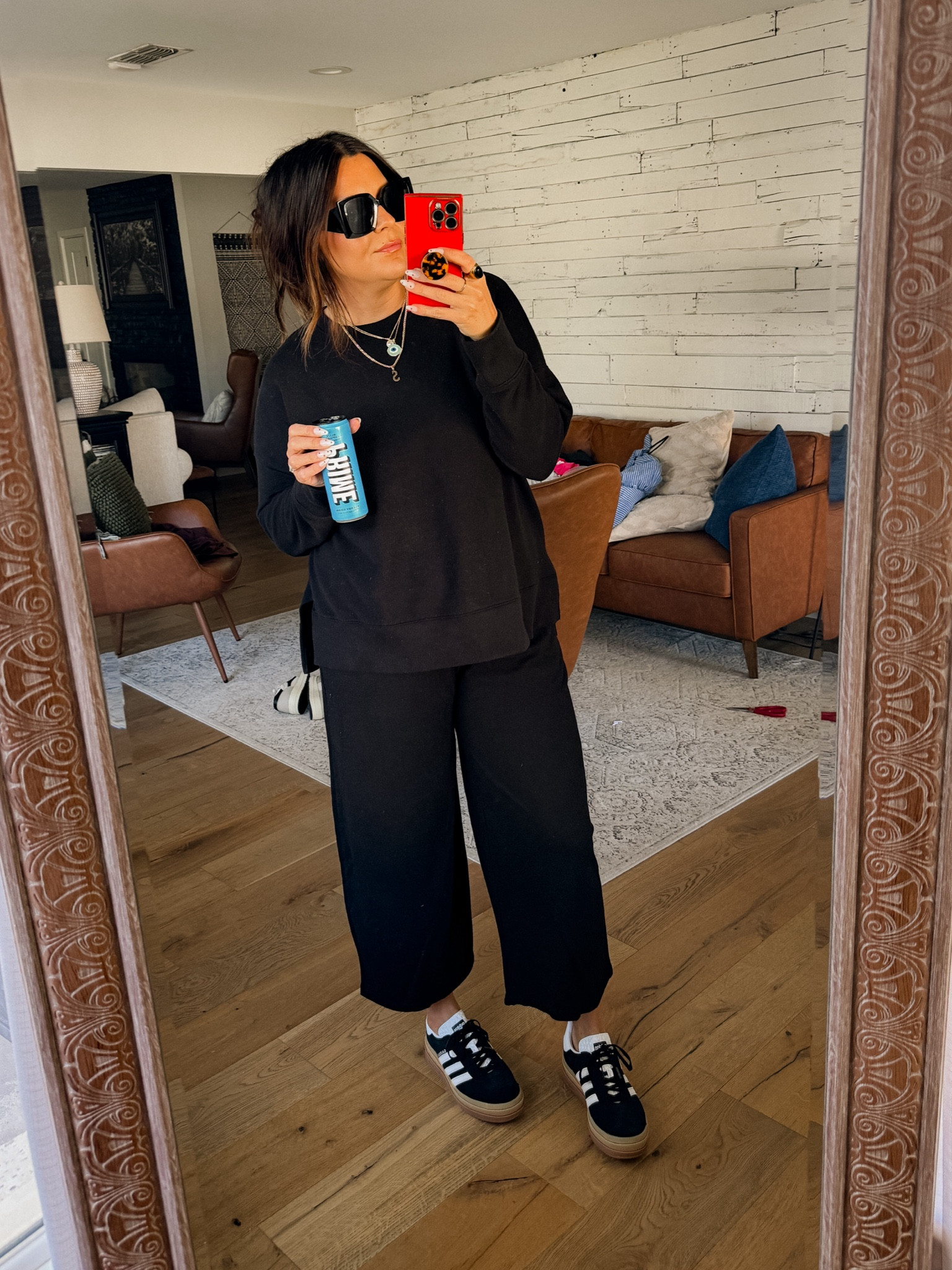 Sweatshirt: XXL
SWEATS: XL
adidas gazelle; TTS


#LTKmidsize #LTKfindsunder50 #LTKstyletip