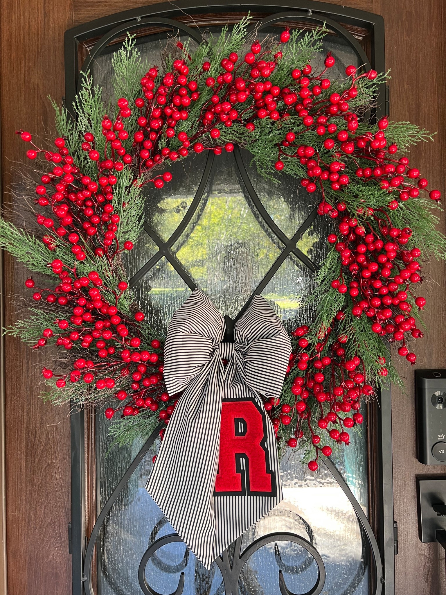 Christmas Wreath DIY 
Here are the products I used for final result 🎄
#christmaswreath
#frontdoordecor

#LTKHoliday #LTKSeasonal #LTKHome