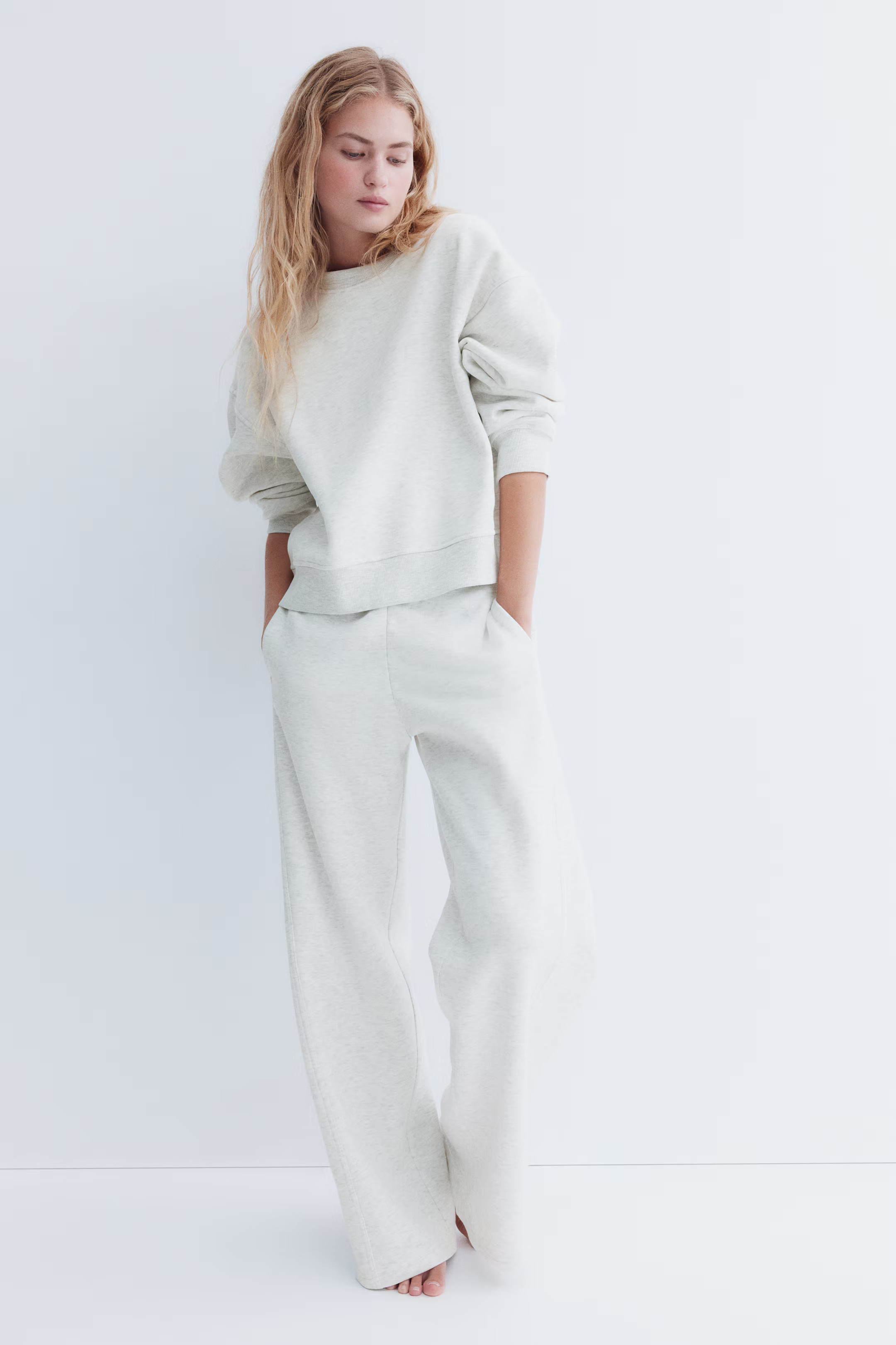 2-Piece Sweatshirt and Joggers Set | H&M (US + CA)