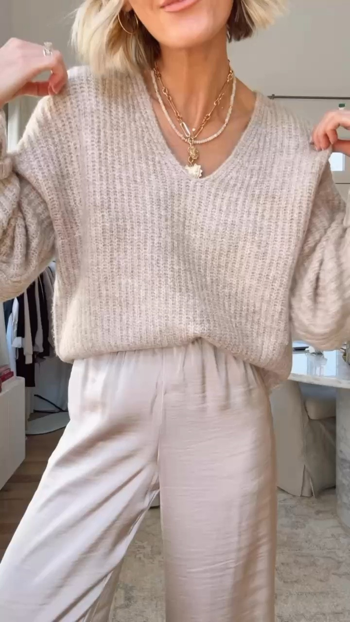 Such a pretty winter neutral look! Wearing XS!

Loverly Grey, winter outfit, winter looks, satin pants, sweater, Target, Target haull

#LTKStyleTip #LTKSeasonal