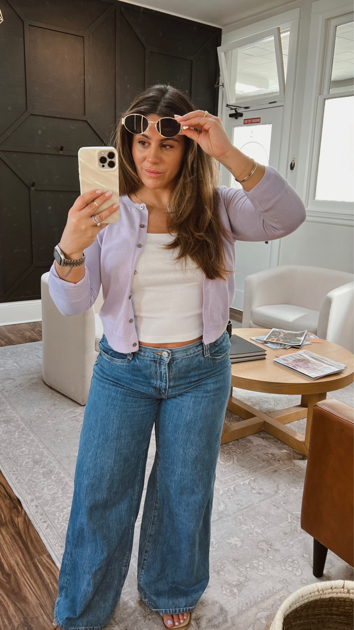 the cardi the sunnies the lower rise jeans, giving me early 2000’s romcom vibes 💖


cardi: m | top: m | jeans: 31