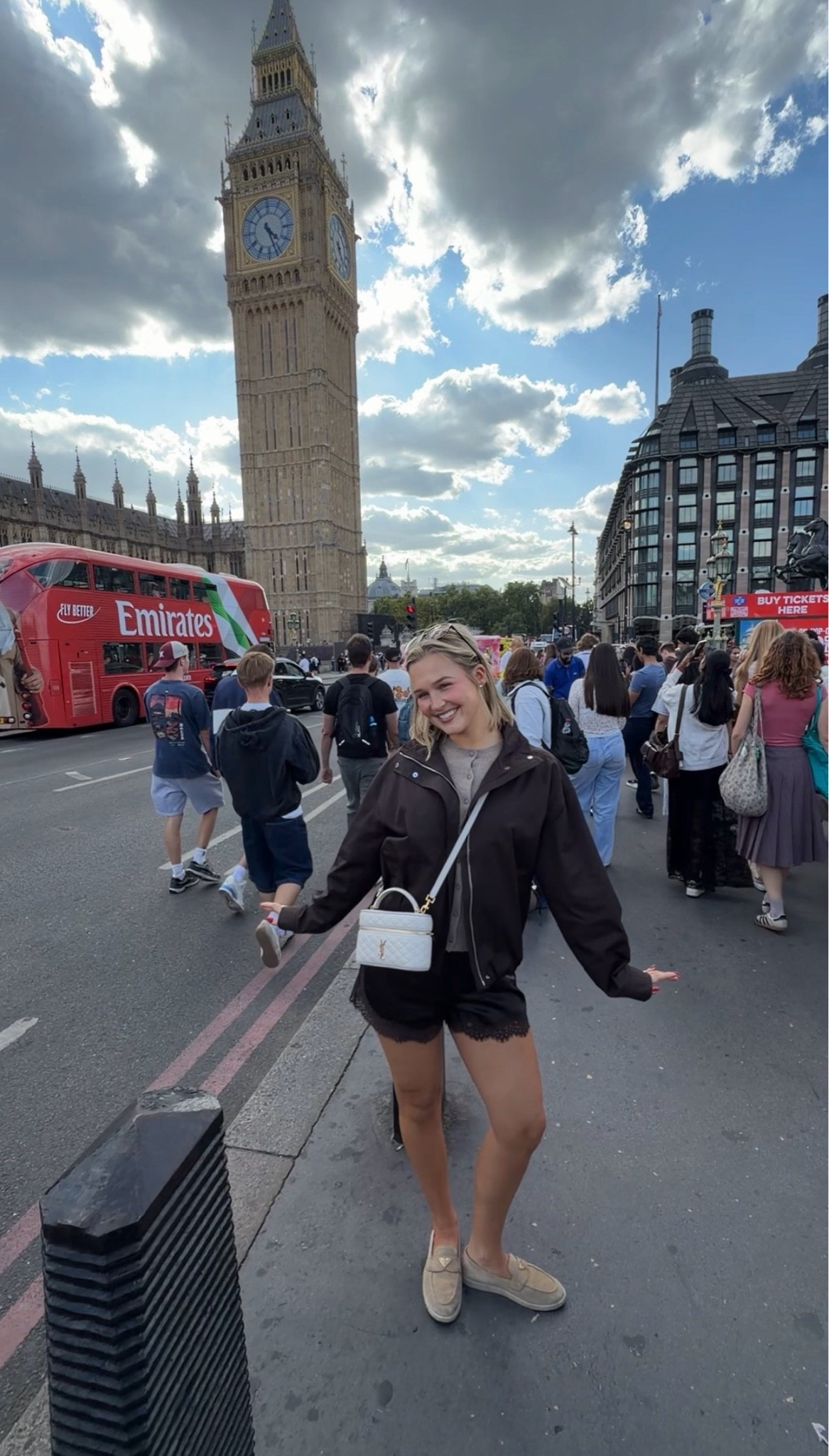 Hi Ben 🤭🇬🇧 Chilly in London & wearing my new favorite outfit and jacket for fall!!

#LTKootd #LTKSeasonal #LTKTravel