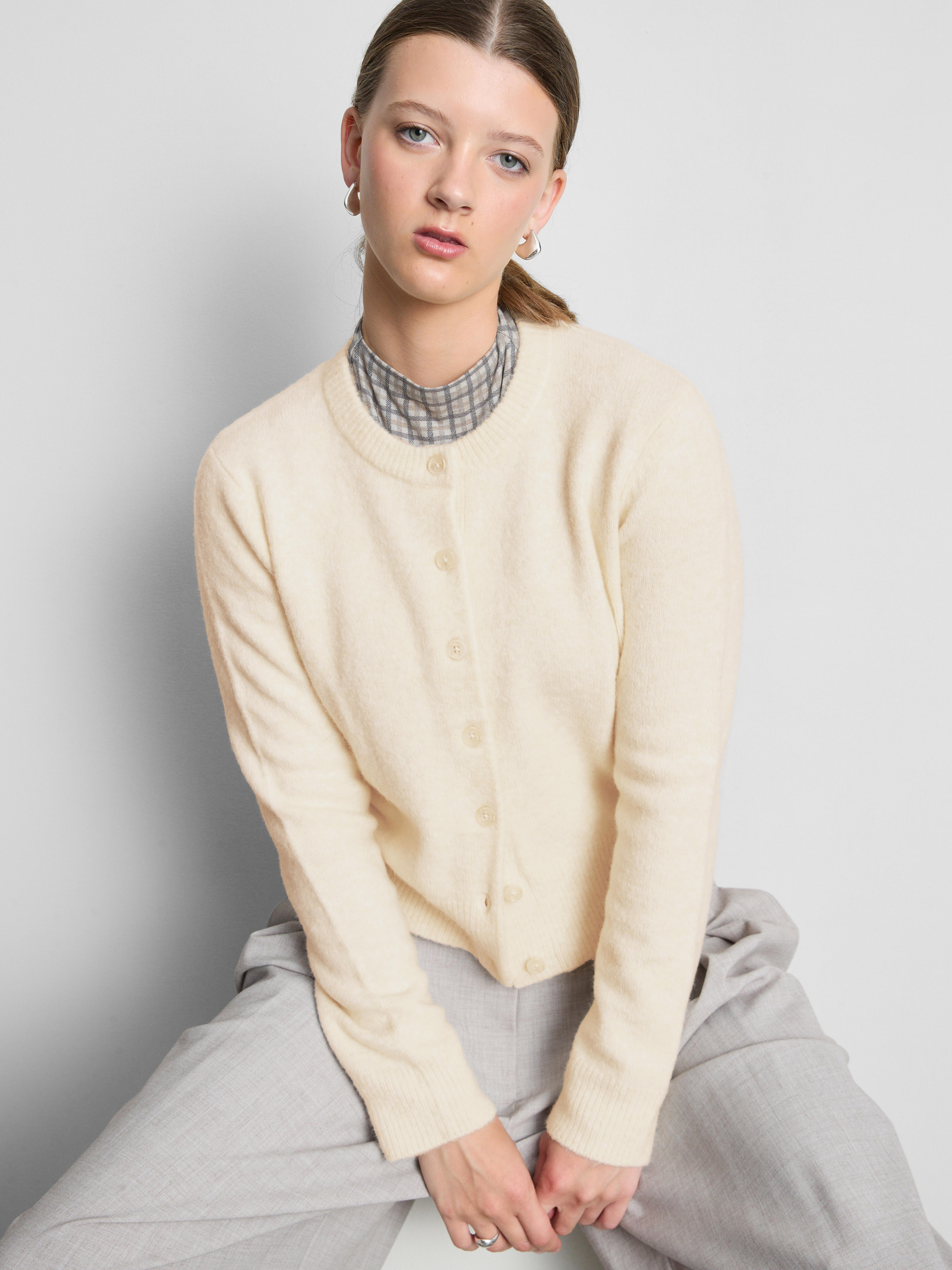 Essential Knitted Crew Neck Cardigan | Primark UK