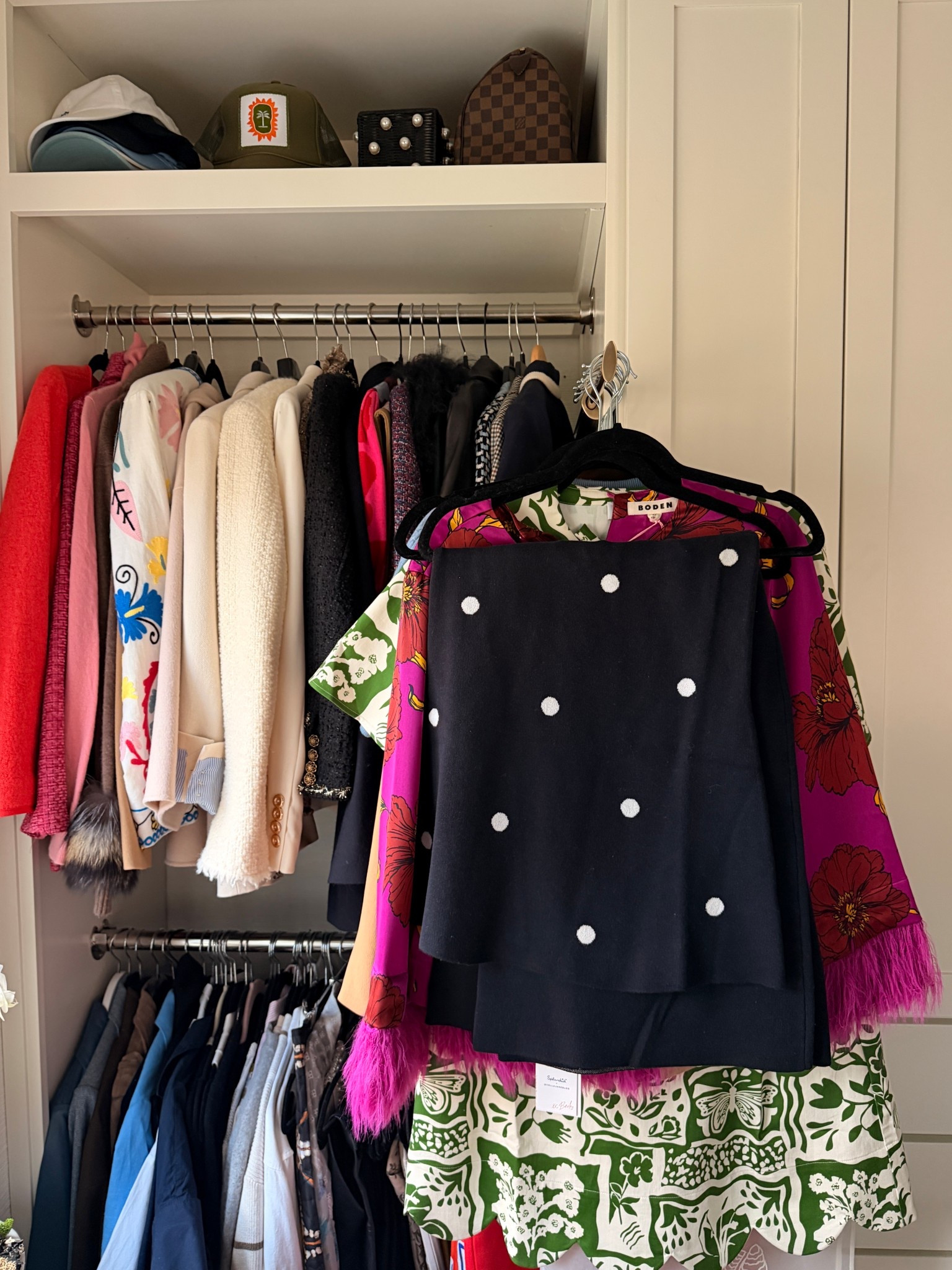 This FAB knit polka dot set launched today with @cellajaneblog x @splendidla!! 

Can’t WAIT to wear - I sized down one size -