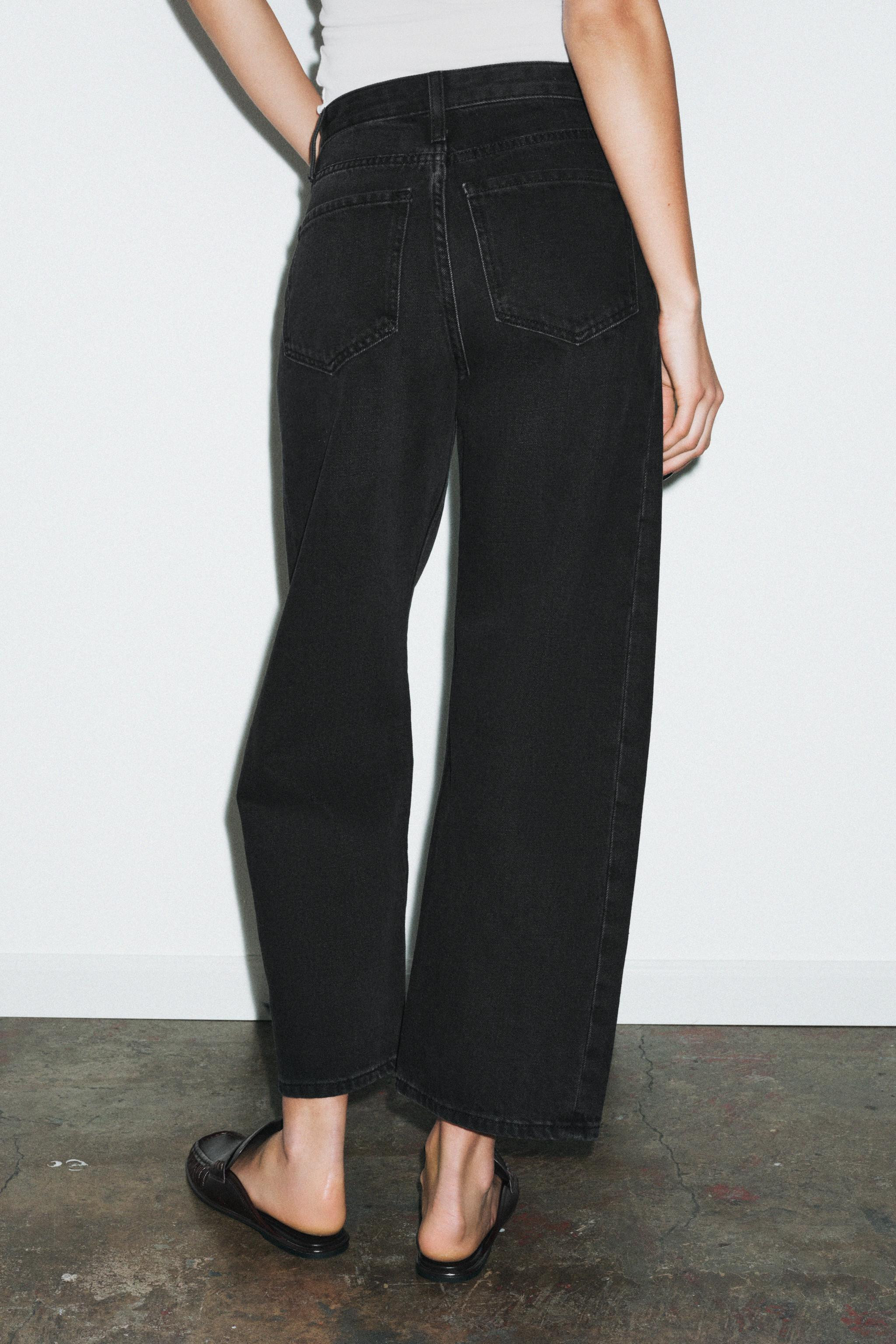MID RISE - RELAXED LEG - ANKLE LENGTHZARA WOMAN COLLECTIONMid-rise jeans with belt loops at the w... | Zara US