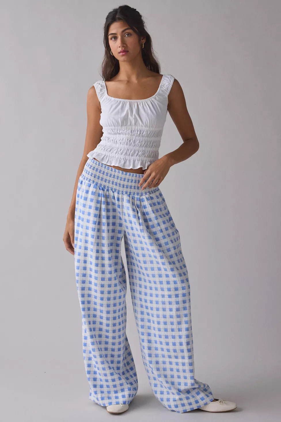 Kimchi Blue Caroline Smocked Wide Leg Linen-Blend Pant | Urban Outfitters (US and RoW)