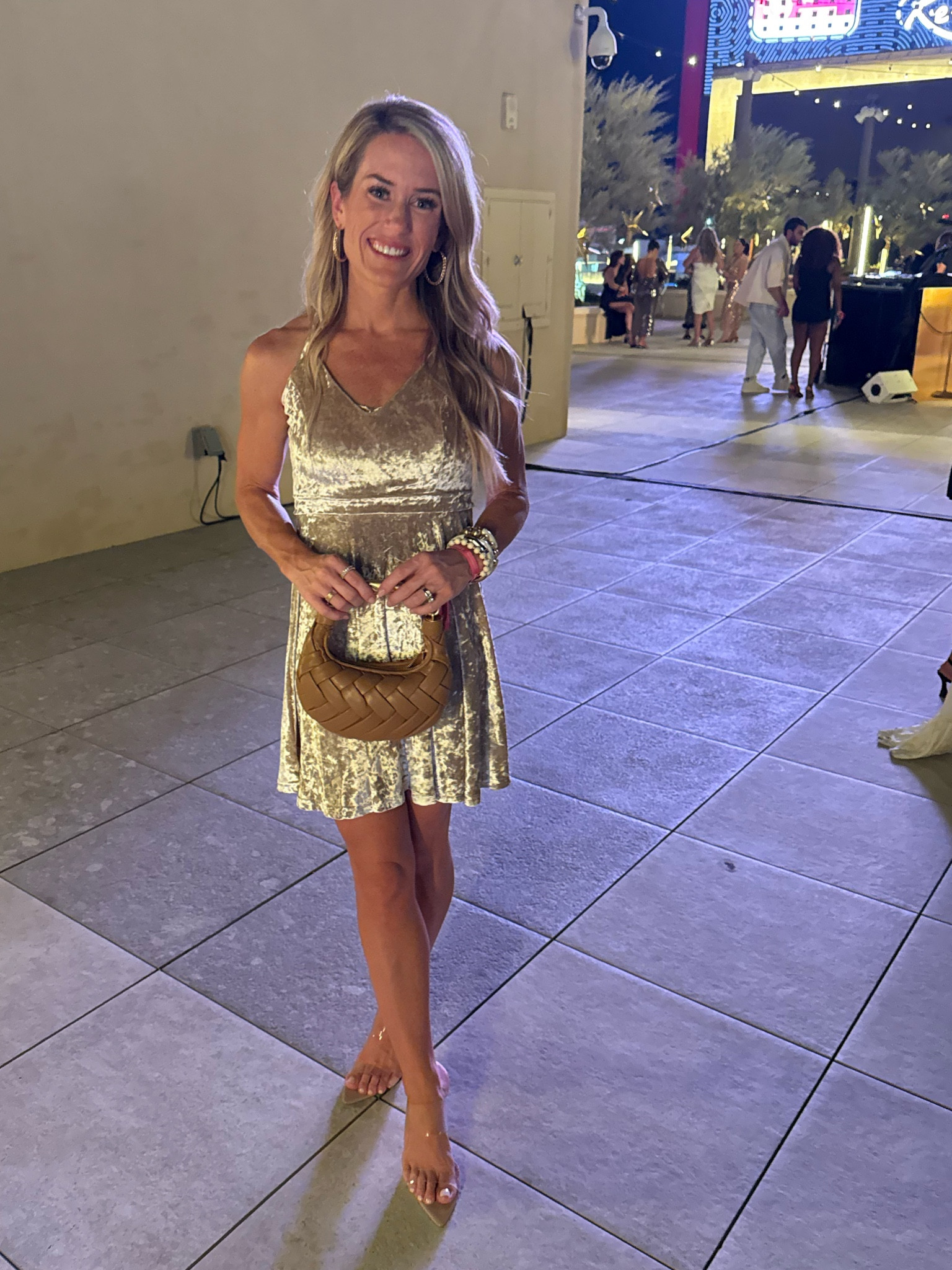 Amazon fashion
Champagne dress
Cocktail dress
Brown hand bag 

#LTKStyleTip #LTKSaleAlert #LTKFindsUnder50