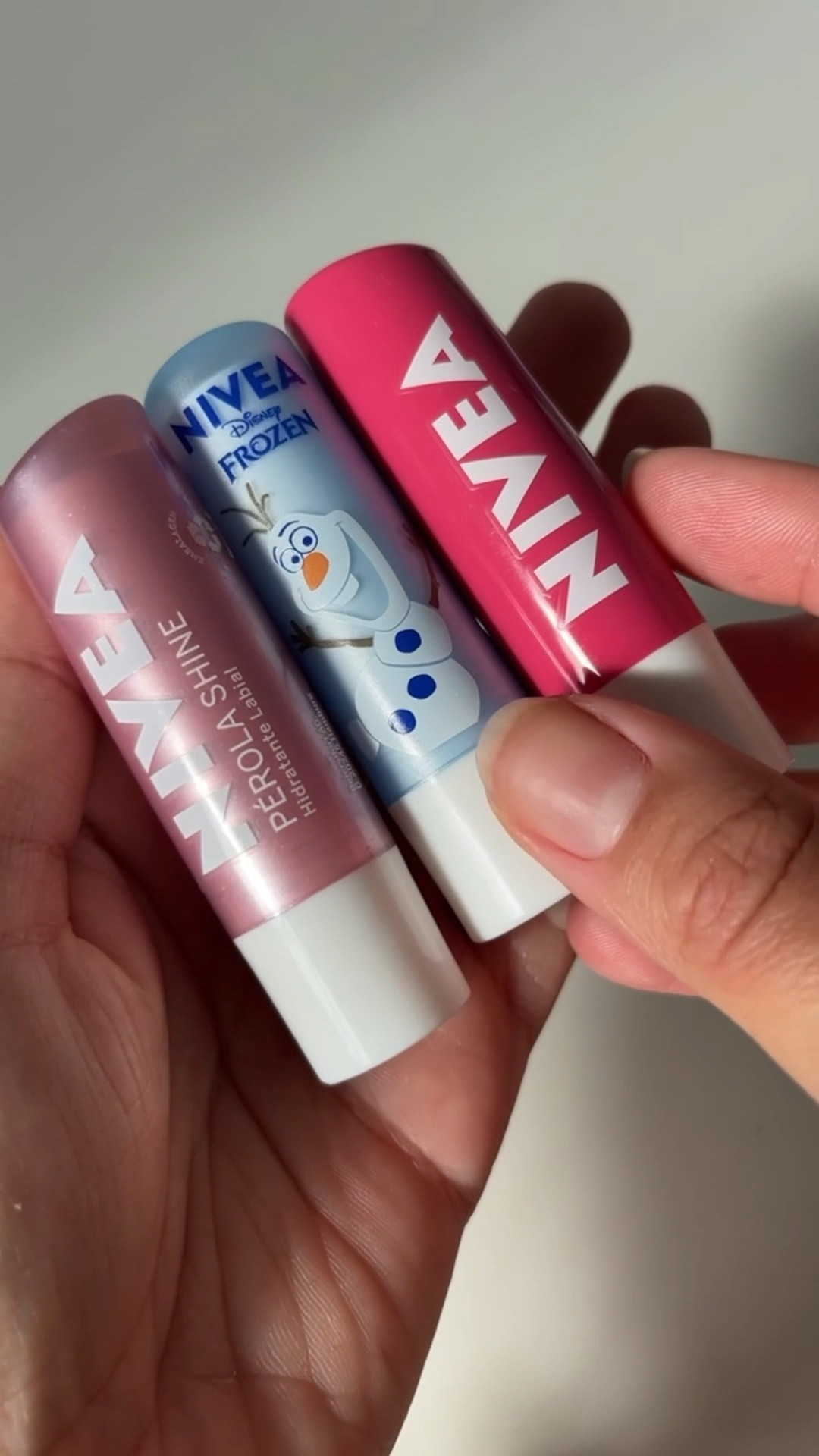 ✨HIDRATANTES LABIAIS NIVEA✨

Ótimas escolhas para o dia a dia:
- Pérola Shine
- Incolor com fps 15
- Melancia Shine

#LTKbrasil #LTKbeauty