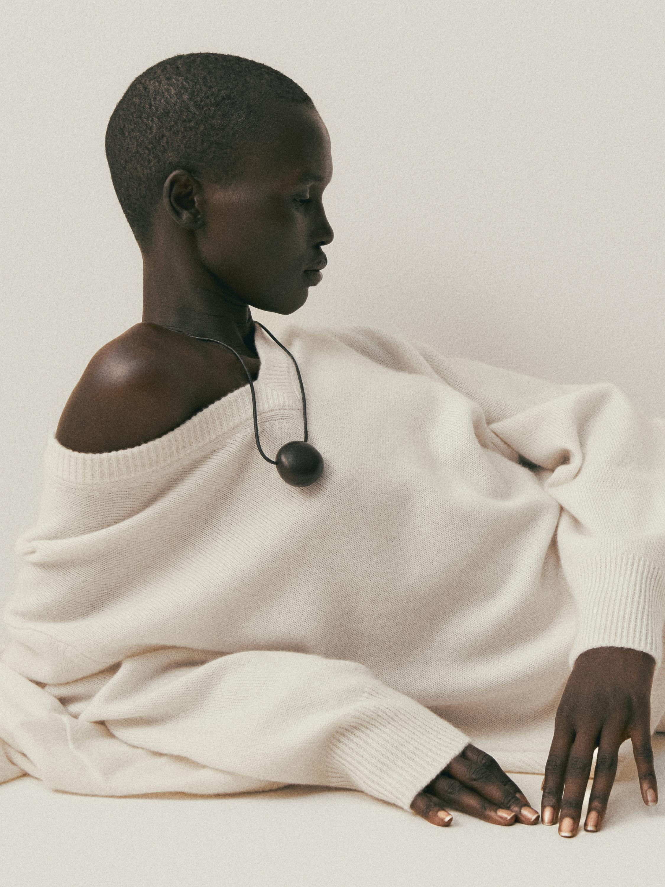 Knit 100% cashmere V-neck sweater | Massimo Dutti UK