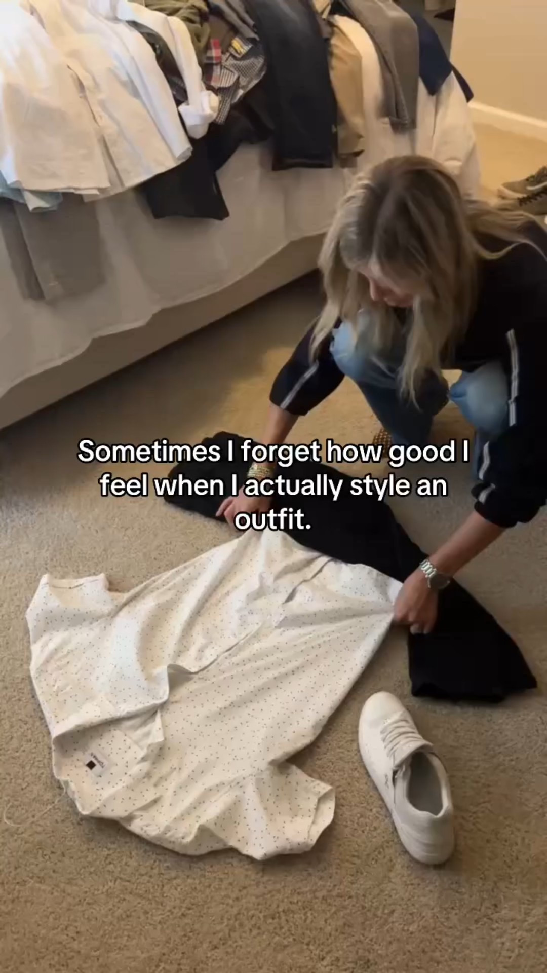 There are days I tell myself it’s “not that serious.” 
That comfort is the goal. 
That I’ll try tomorrow. 

And then I put on an outfit that actually feels like me — and suddenly my posture changes, my mood lifts, and the day feels lighter. 

Style isn’t about doing the most. It’s about choosing pieces that support how you want to show up. 

✨ This is why getting dressed is part of the ritual, not the chore. 

Save this for the days you need the reminder.