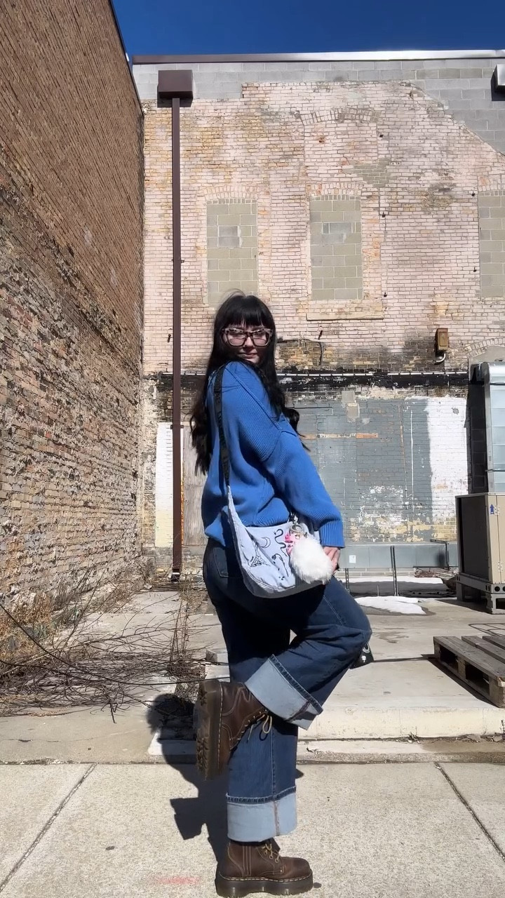 🌀Sun shiny day 🌀
•

•

•

•
#ootd #outfitideas #fashionblogger #instadaily #midwestemo #styleblogger #styleinspo #outfitinspiration #outfitinspo #altfashion #comfystyle #comfyoutfit #baggu #modernbaseball #mobo #springstyle #springoutfit #aesthetic