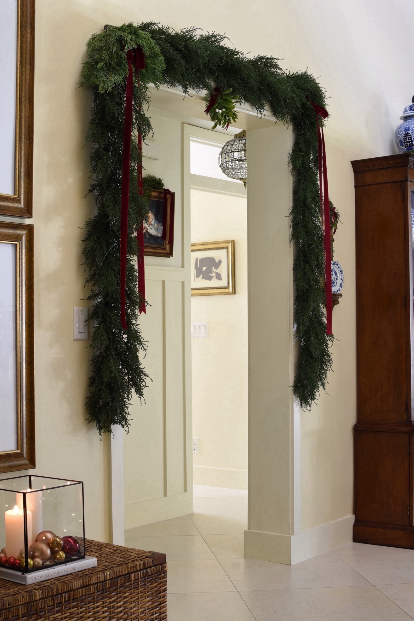 Beautiful cedar garland on sale, use code SNOW

Christmas Decor. Christmas Garland. Cedar. Christmas Greenery. Traditional Home.

#LTKSeasonal #LTKHoliday #LTKhome