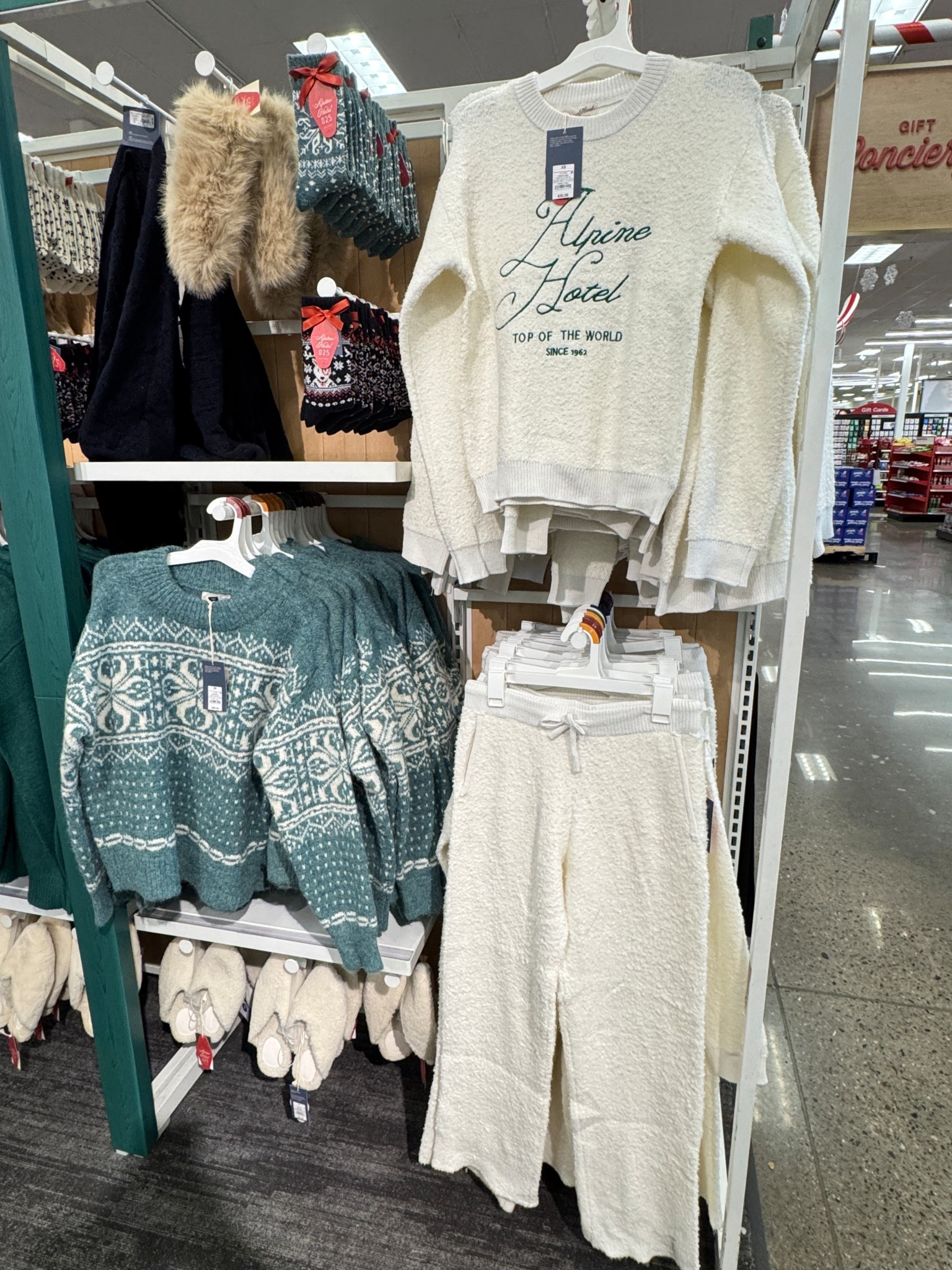 This set 😍😍😍 

#target find 



#LTKHoliday #LTKFindsUnder50 #LTKMidsize