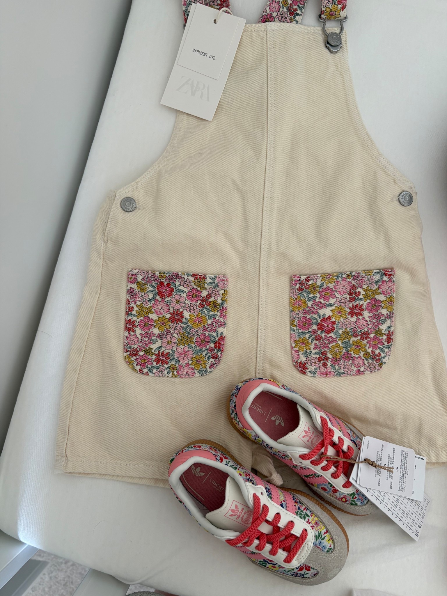 Floral dungarees and liberty sambas for baby girl 🌸🌷🌺💐



#LTKuk #LTKsummer #LTKbaby