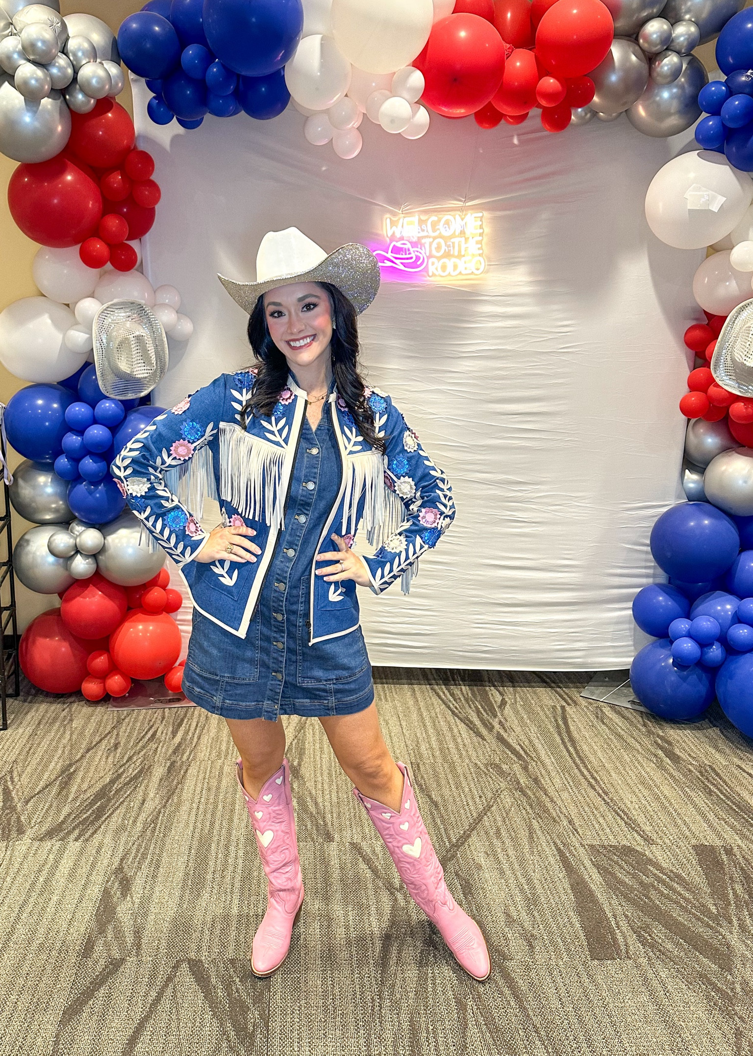 Denim jacket with a twist

#LTKShoeCrush #LTKStyleTip