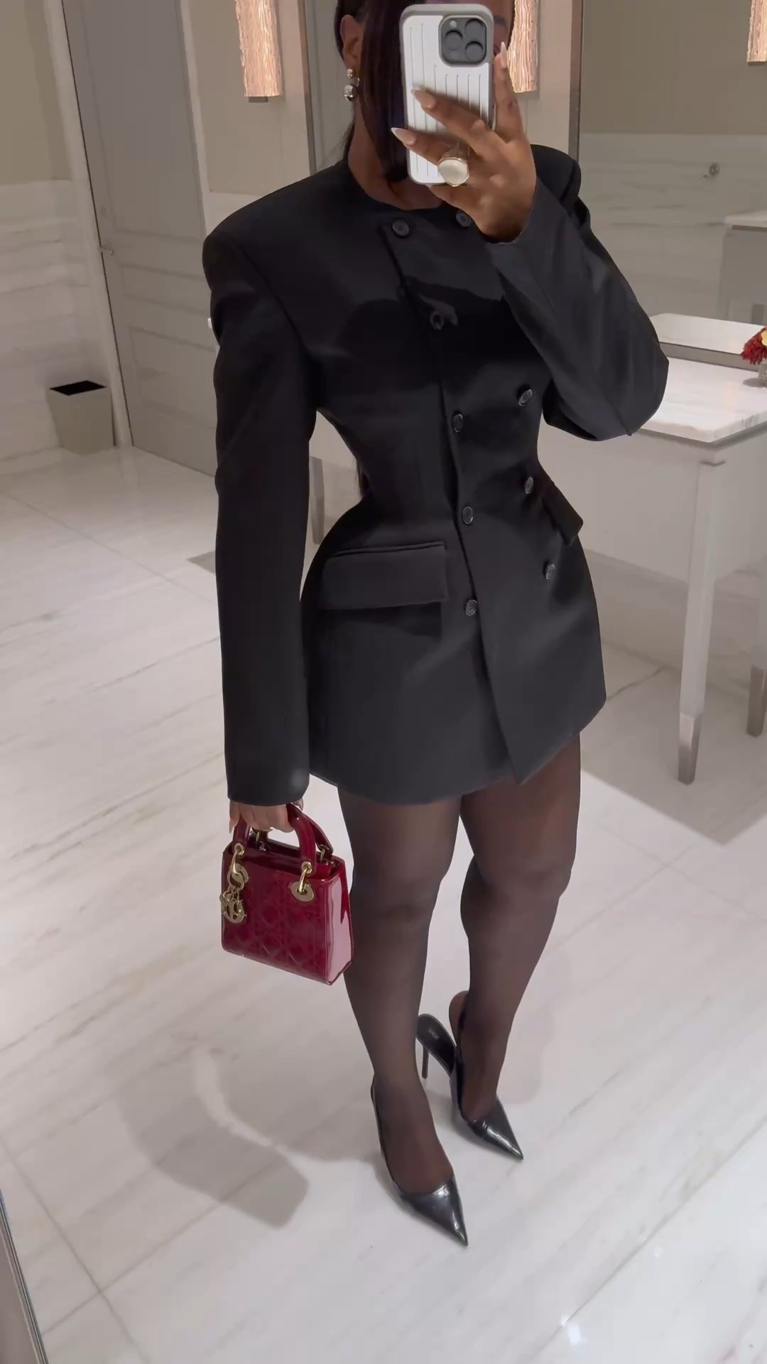 Hourglass blazer, structured blazer, black blazer dress, festive season dress 

#LTKeurope #LTKstyletip #LTKautumn