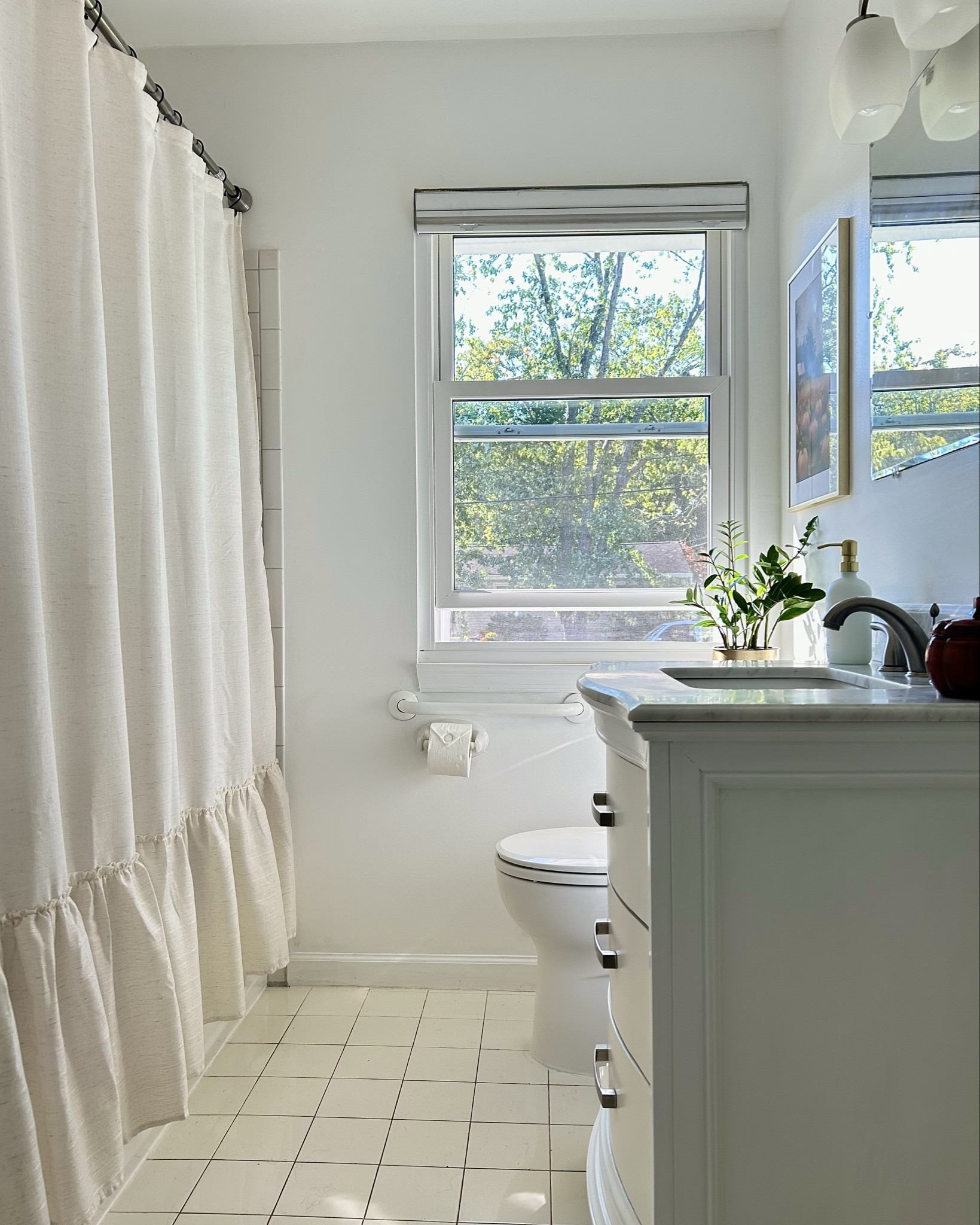 Very Demure 🤌🏻

This shower curtain was a Lowe’s find. Beautiful Lux in a budget. 
Minimalist bathroom. Neutral bathroom decor. 

#LTKFindsUnder50 #LTKHome