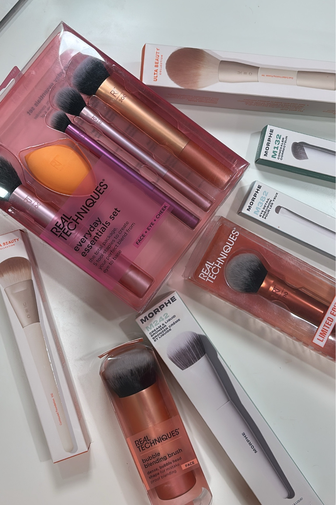 Makeup brush pickups 💄