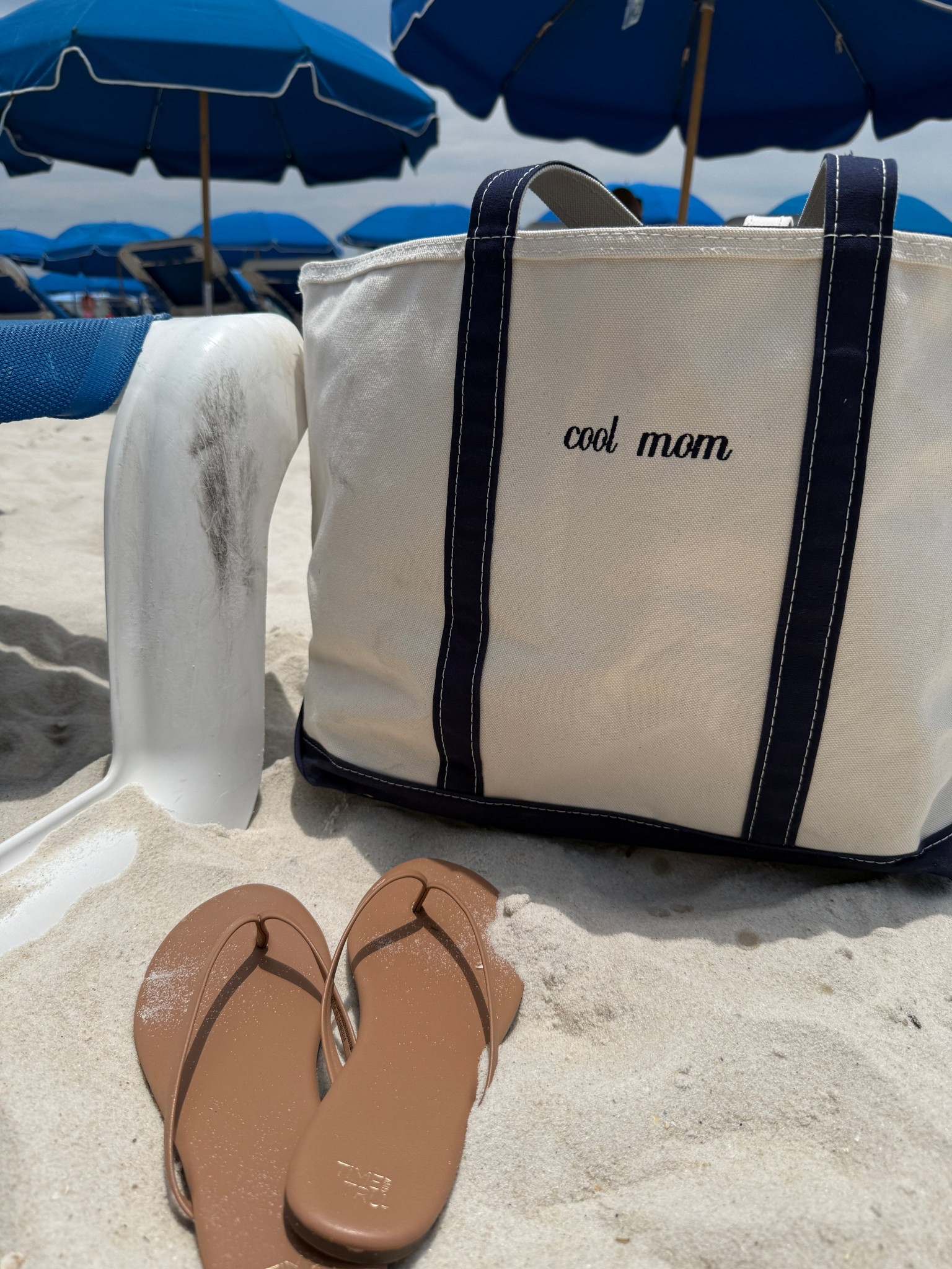 Gifts for her // gifts for mom // mom gift ideas // friend gift ideas // mil gift ideas // 

#LTKCyberWeek #LTKGiftGuide #LTKHoliday