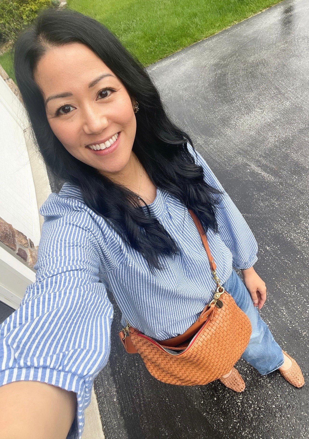 Thrifty top size small 
size 27 in jeans; these stretched throughout the day so I probably could’ve also done a size 26
Flats are true to size

#LTKootd #LTKgrwm #LTKOver40