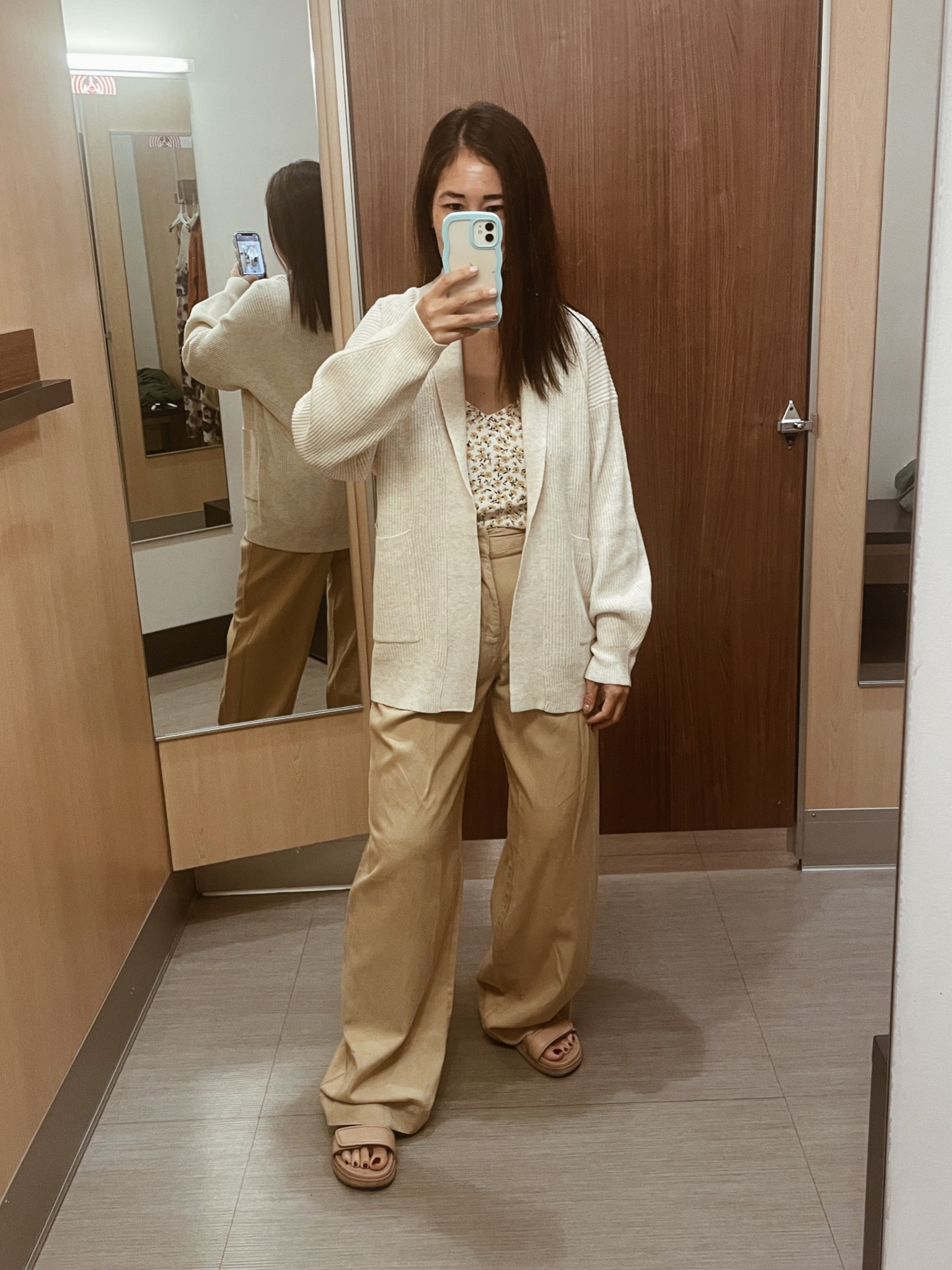 In love with this cardigan!  So soft drapey and perfectly oversized. I went down one size in pants. 

Target style
Cardigan
Wide leg pants
Fall outfit
Casual outfit



#LTKstyletip #LTKunder100 #LTKunder50
