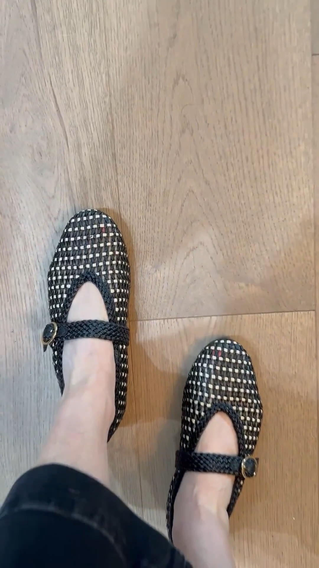 These ballet flats are sooo cute and under $50! 

#LTKSeasonal #LTKootd #LTKdayinmylife