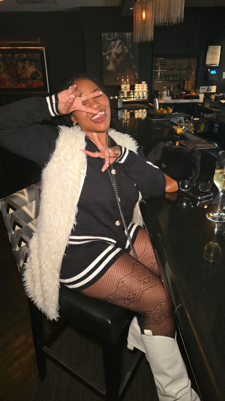 Bubbles & Bites @mortonssteak ft @veuveclicquot

A whole mood, okay?!

Even though this happy hour was limited-time, it was that girl — bubbles, sliders, truffle fries, vibes on 10. 

If they run this back, don’t walk… run.

PS:  These chain mittens are @kurtgeiger and BABY… they were the moment. Unfortunately sold out everywhere, but I linked similar options + outfit details for y’all.

Save this for when they bring it back 🥂.

@amazonfindsandfashion @shein 

#bubblesandbites #mortonssteakhouse #vuevecliquot

#LTKfoodie #LTKootd #LTKgrwm