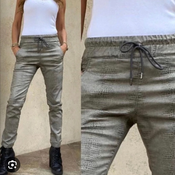 Bevy Flog pants | Poshmark