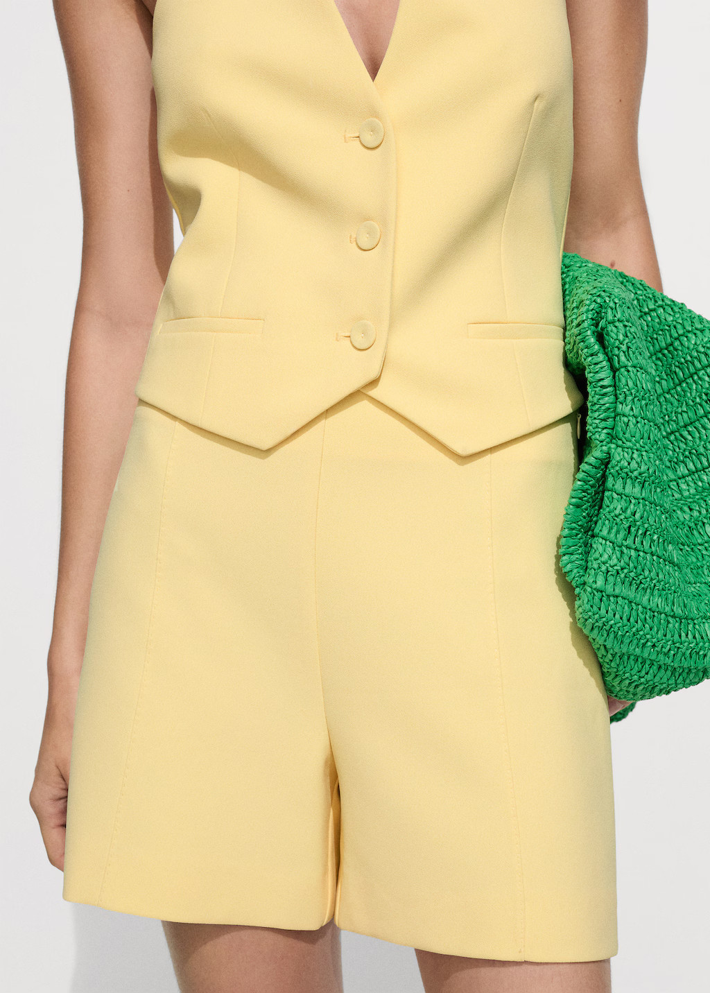 Straight mid-rise shorts | MANGO (US)