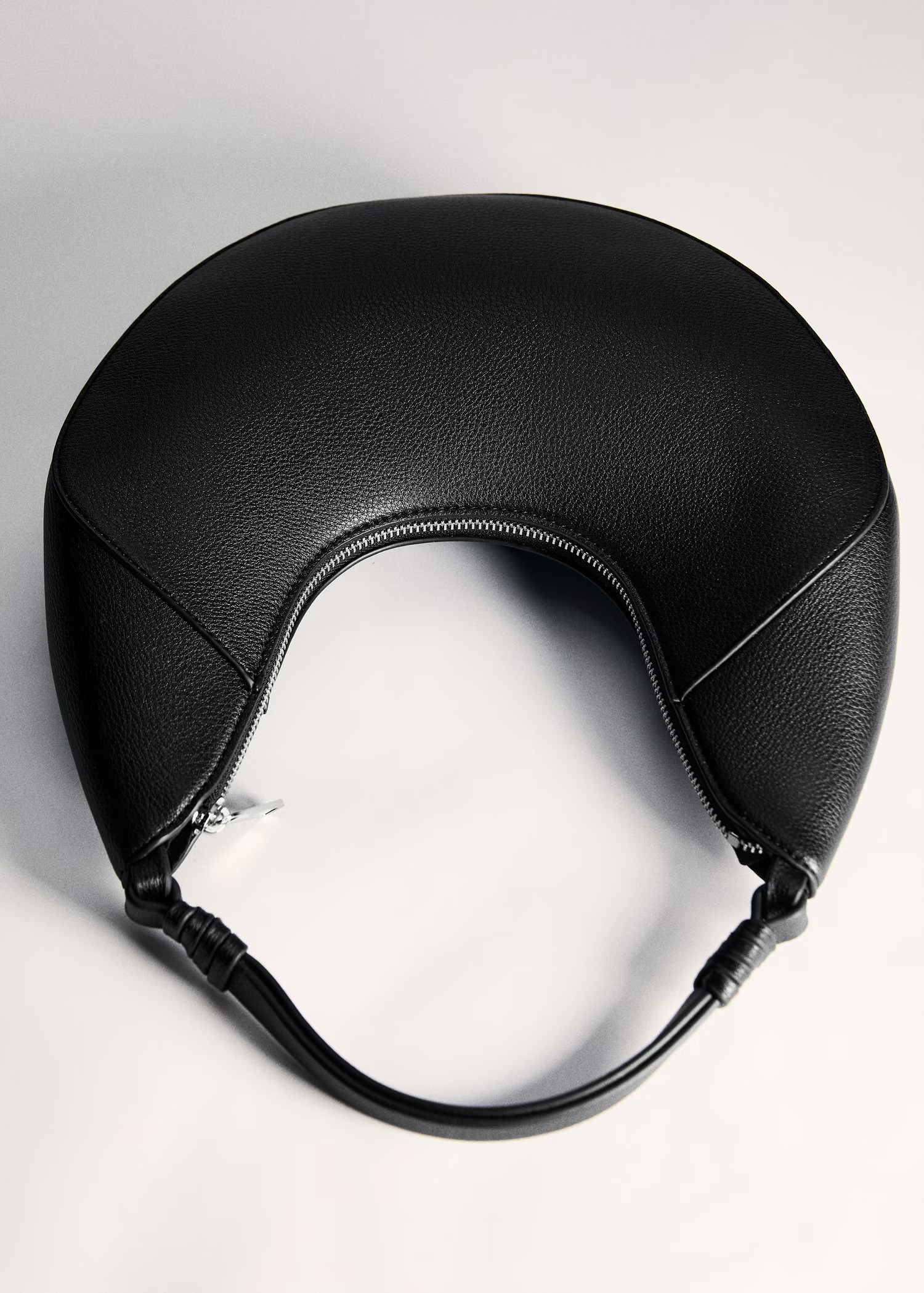 Leather-effect shoulder bag | MANGO (US)