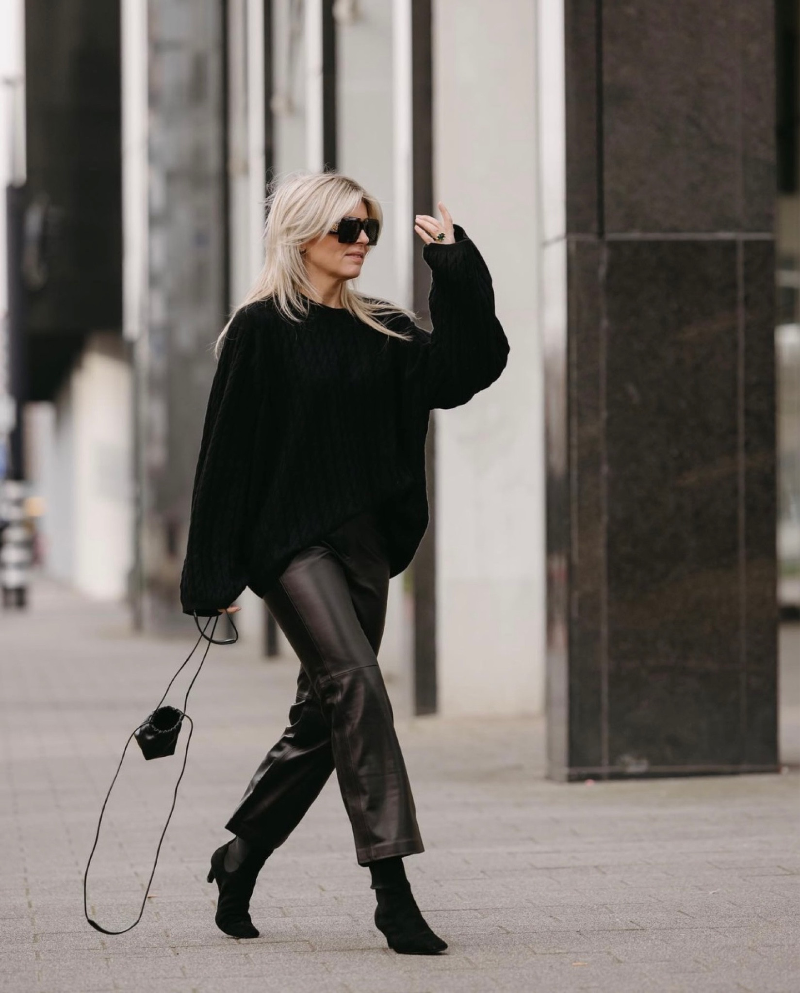 Perfect basics are a good investment. You can combine many outfits with it. 

#LTKstyletip #LTKfit #LTKFind