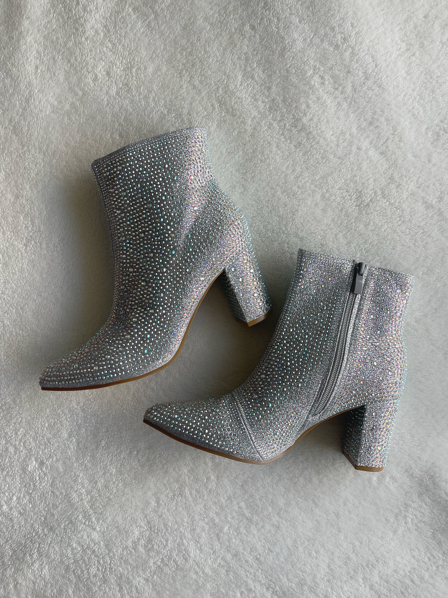 Love these for the holidays and concerts! Runs tts. Very comfortable too! 

Rhinestone boots, sparkly boots

#LTKshoecrush #LTKHoliday #LTKGiftGuide