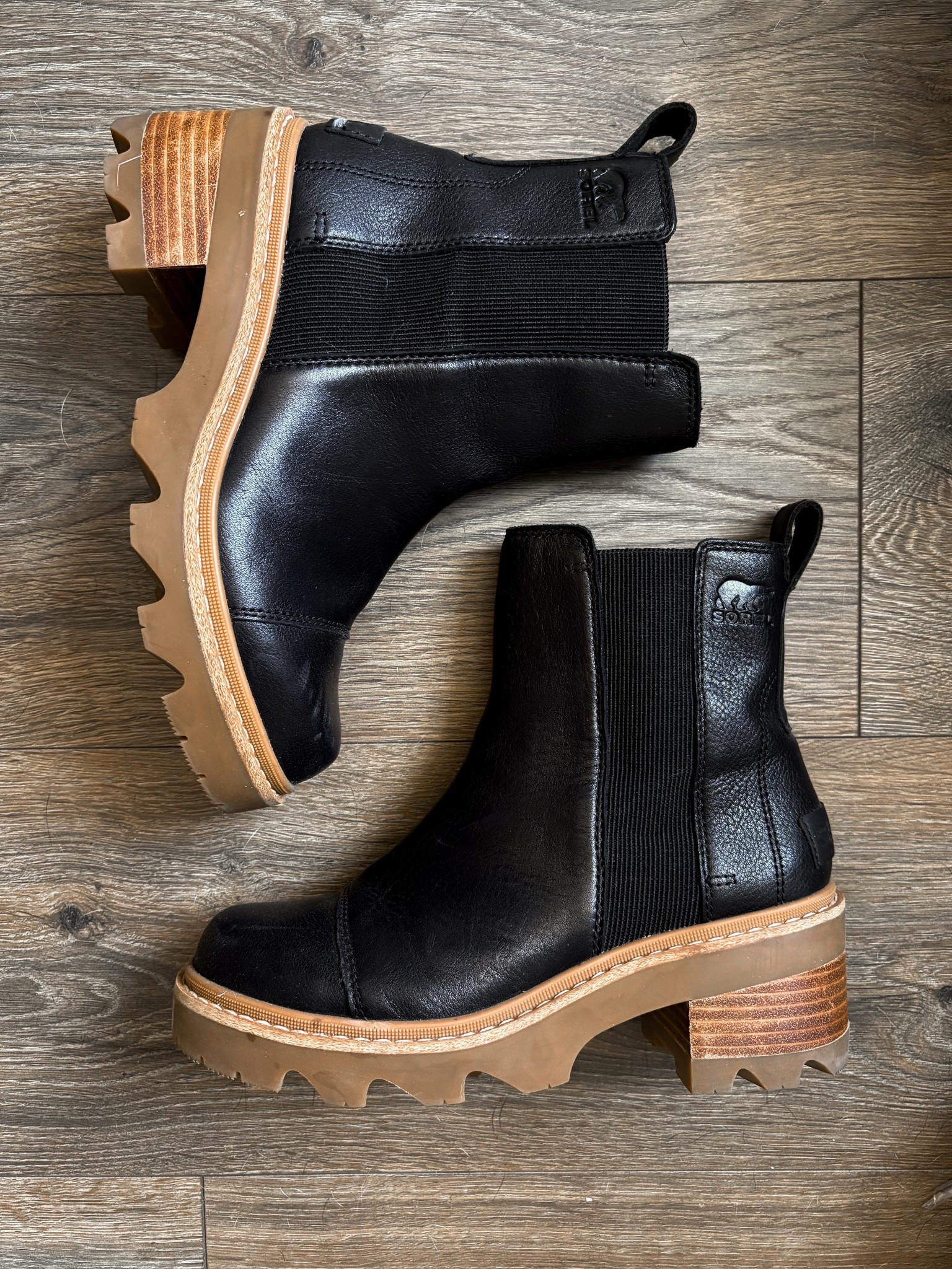 Sorel Joan chelsea boot is on the Nordstrom Anniversary Sale! 😀🫶🏻🤗 

Great winter chelsea boot

#LTKSeasonal #LTKShoeCrush #LTKSaleAlert