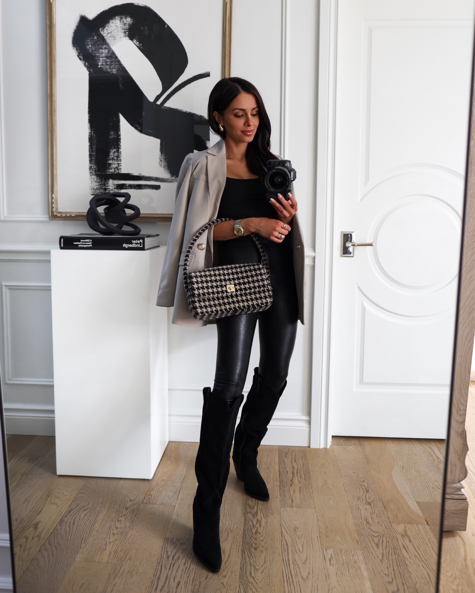 Nordstrom Anniversary Sale items still in stock! Workwear outfit ideas
Madewell blazer wearing an XS
Commando faux leather leggings wearing an XS
Bernardo suede boots run TTS


#LTKxNSale #LTKworkwear #LTKunder100