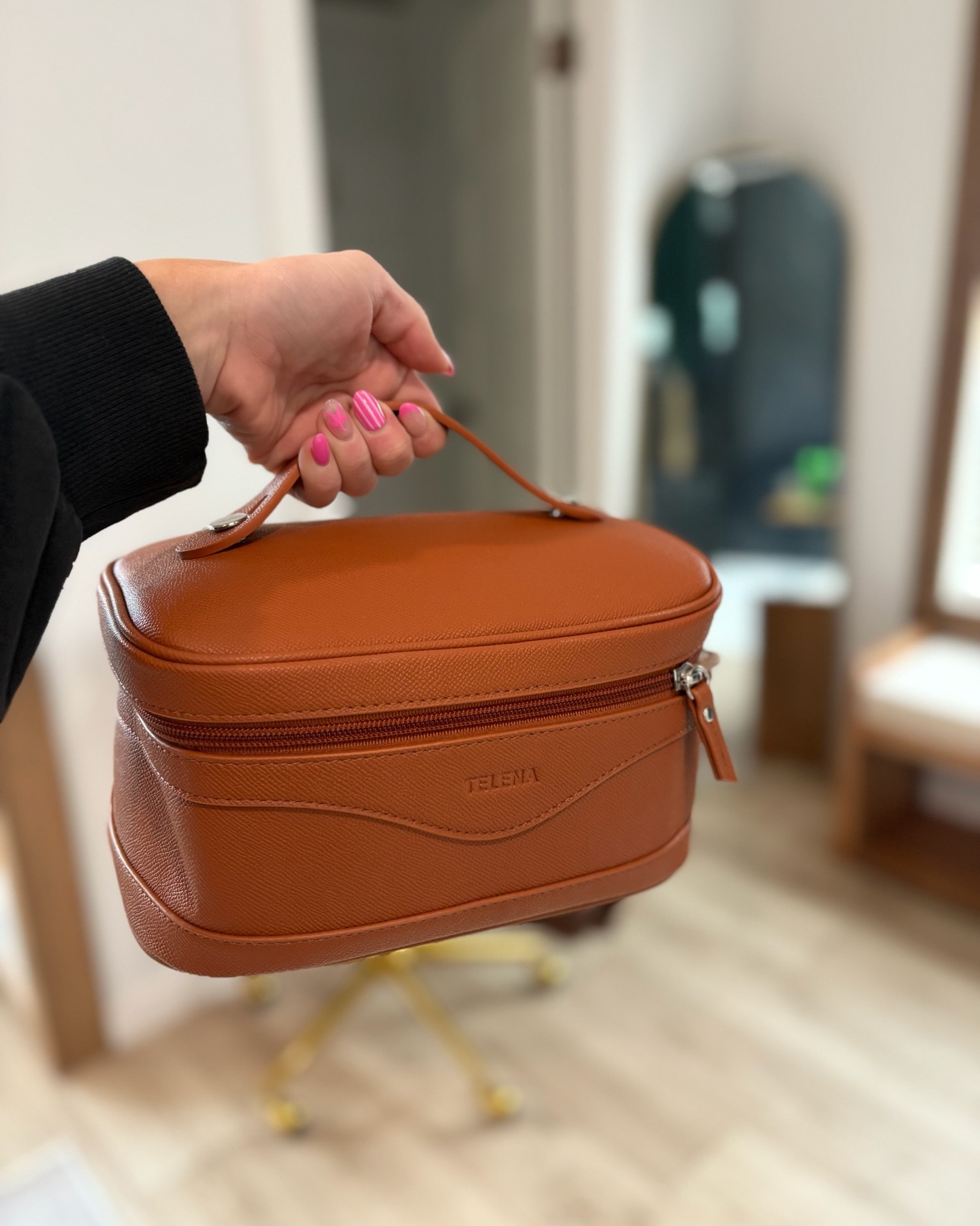 New makeup bag from Amazon! 🥰

#LTKFindsUnder50 #LTKBeauty